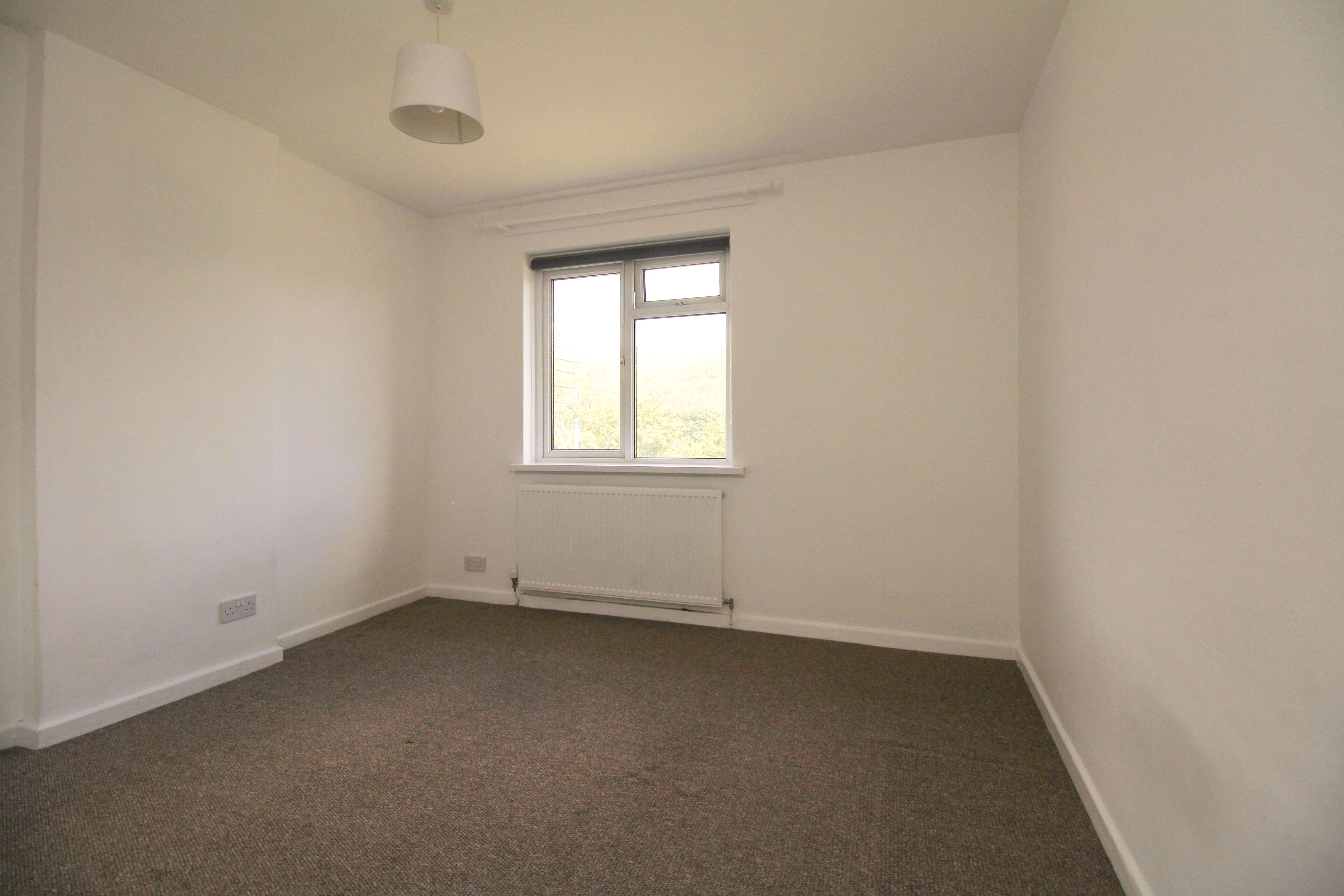 Dan y Cribyn, Ynysybwl CF37 3ET  Interior