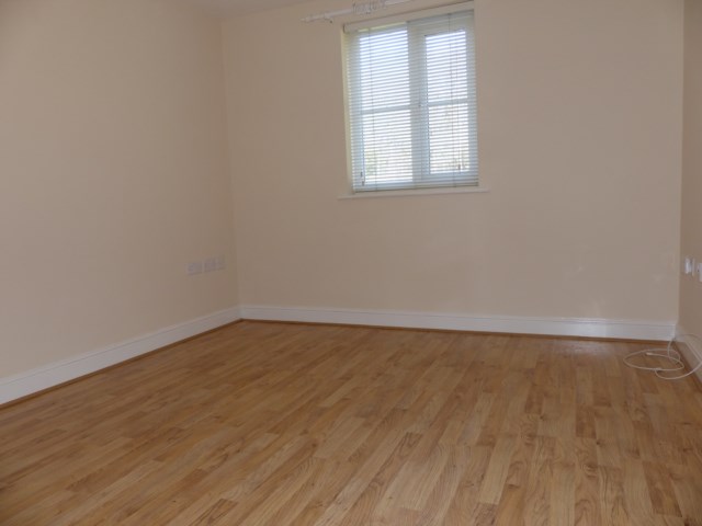 Cadwal Court, Llantwit Fardre, CF38 2FA  Interior