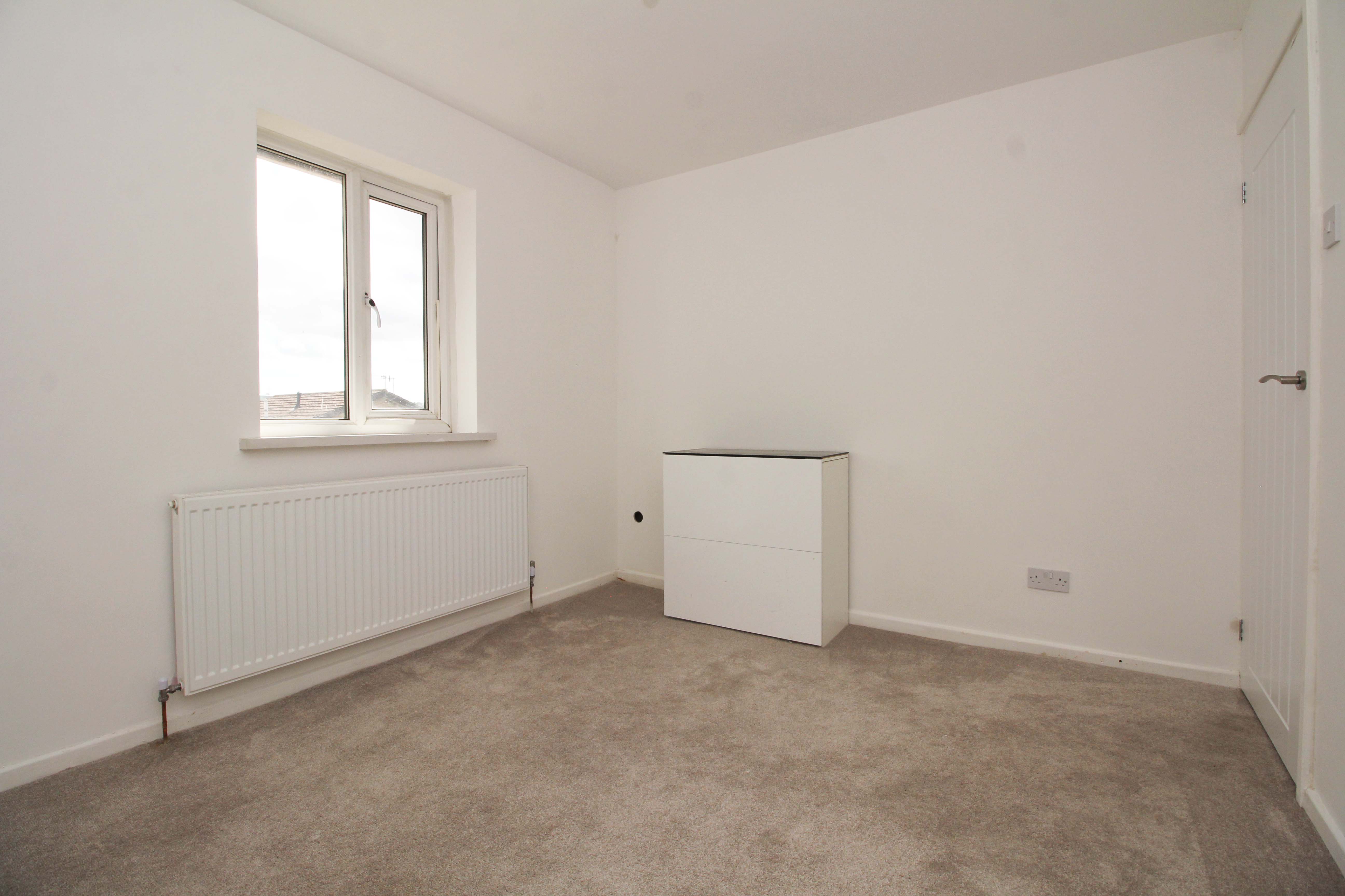 Pinewood Avenue, Rhydyfelin, CF37 5EA  Interior