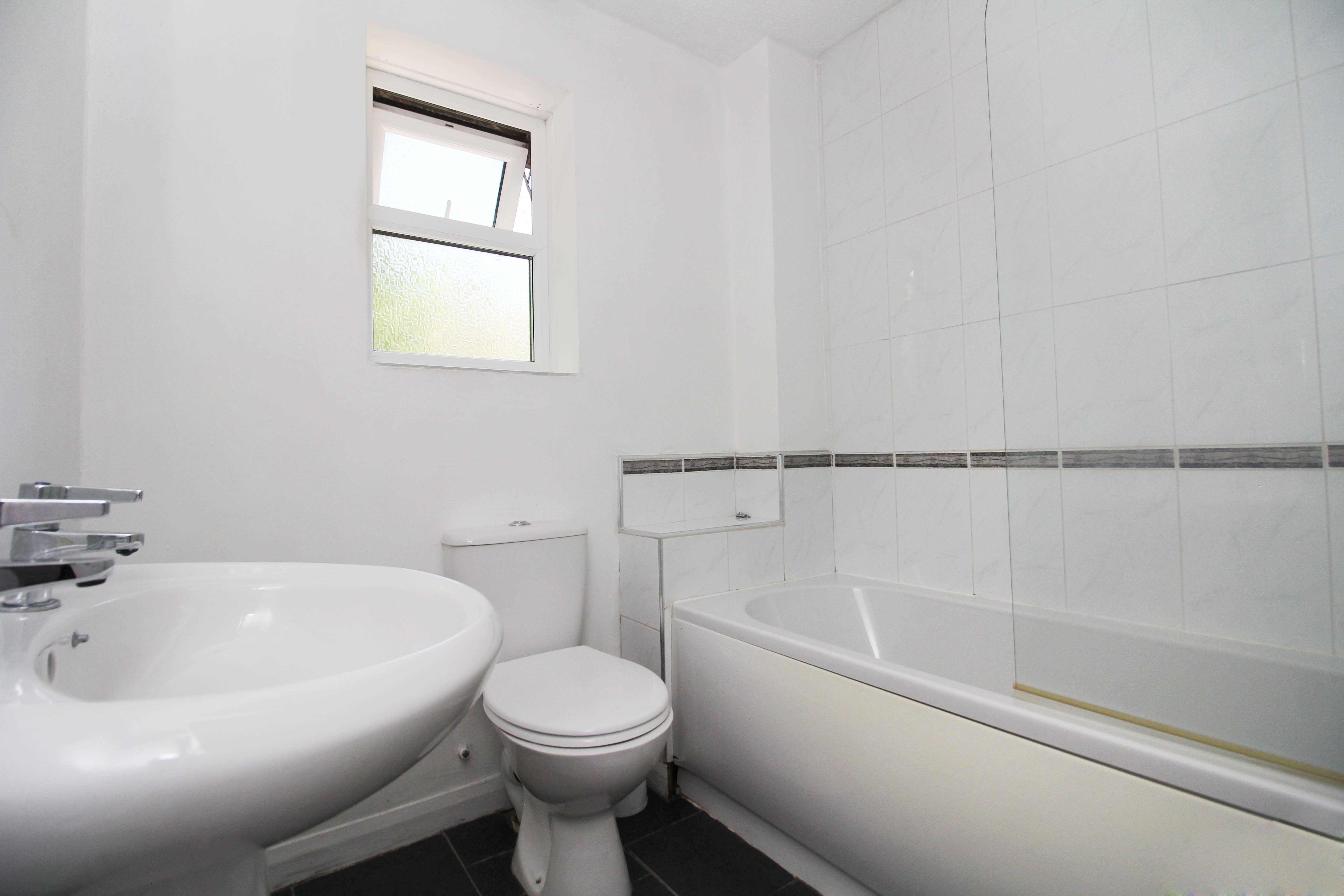 Manor Chase, Beddau, CF38 2JF  Interior