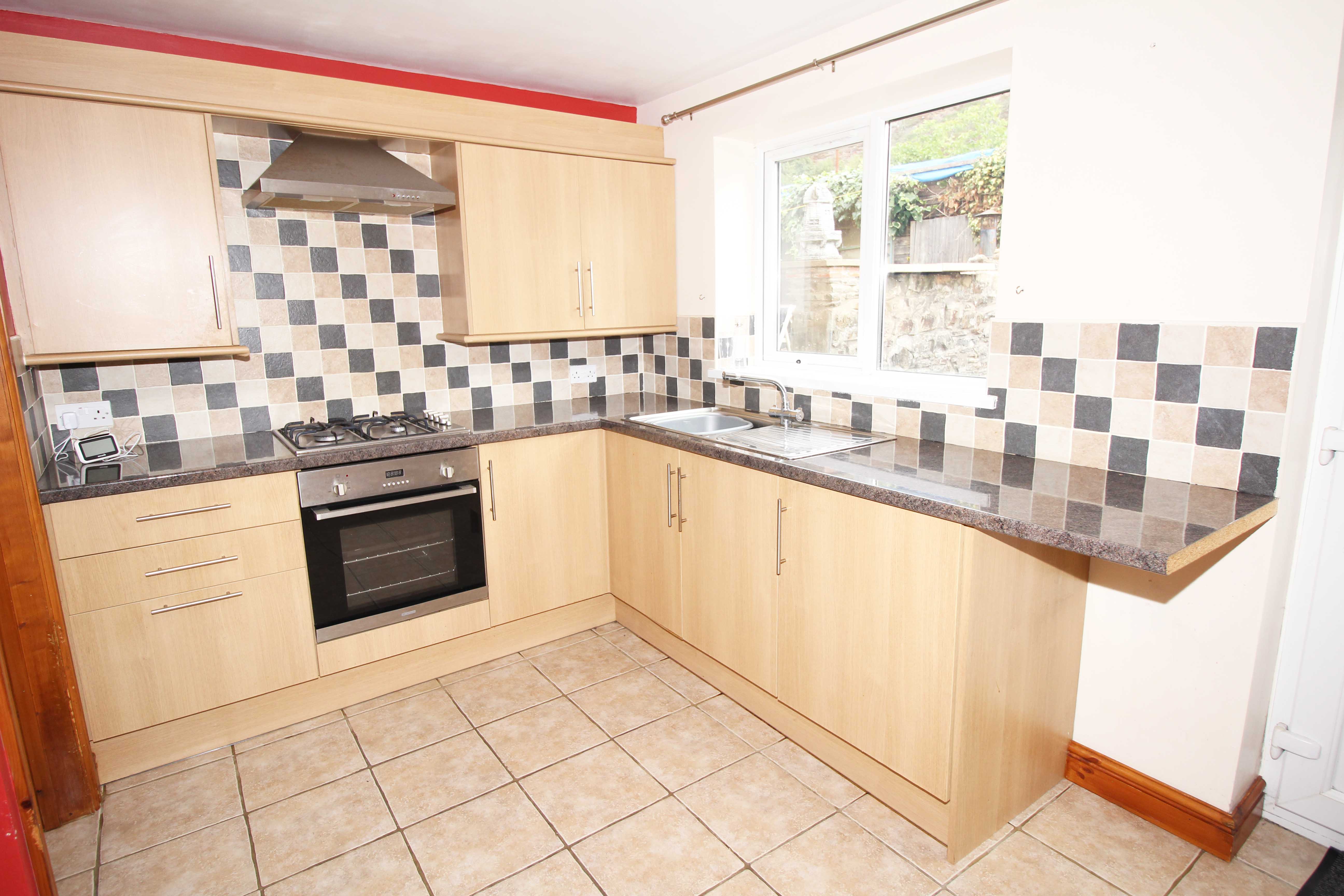 Llewellyn Street, Pontygwaith, CF43 3LF  Interior