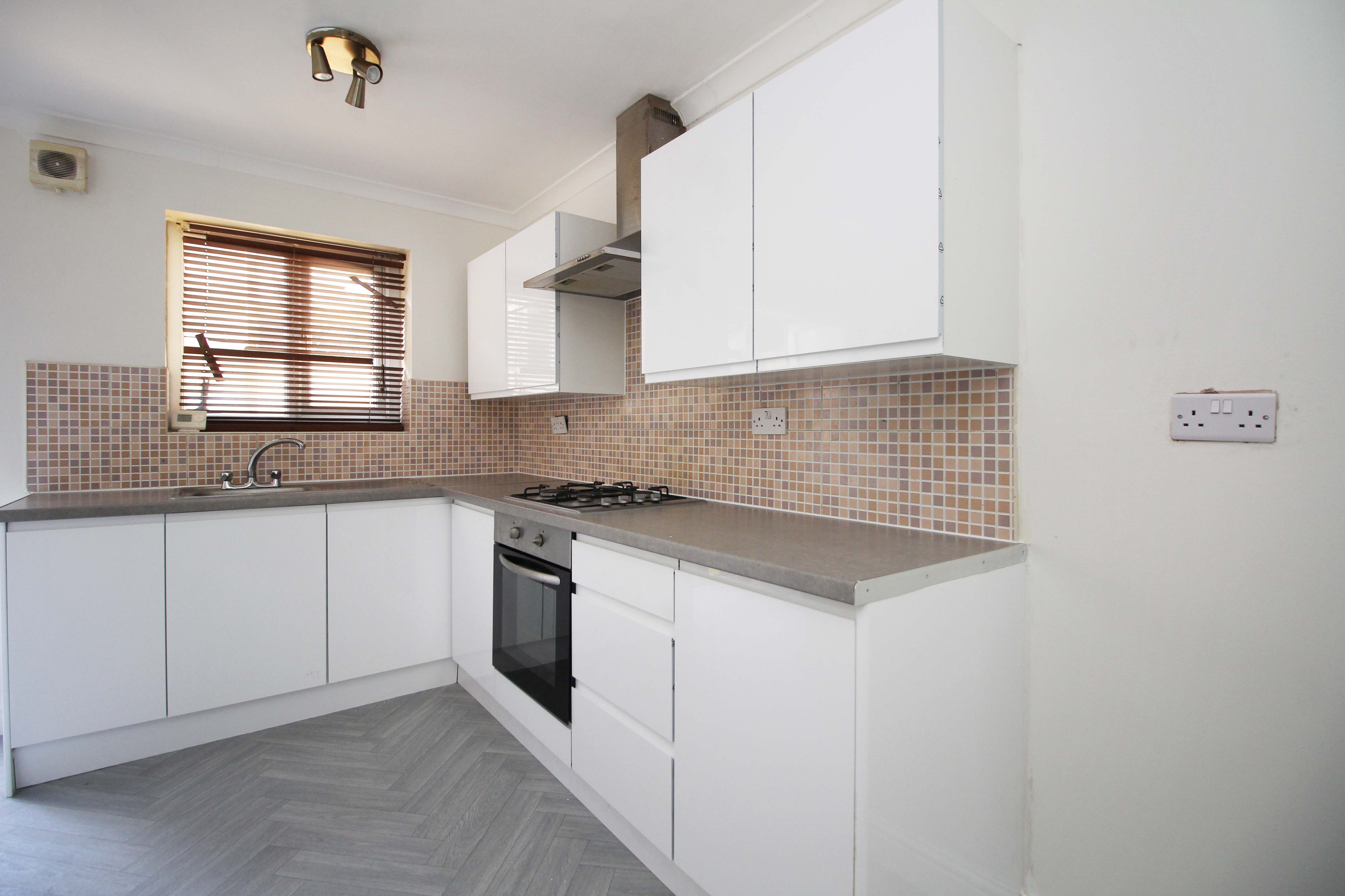 Eleanor Street, Tonypandy, CF40 1DR  Interior