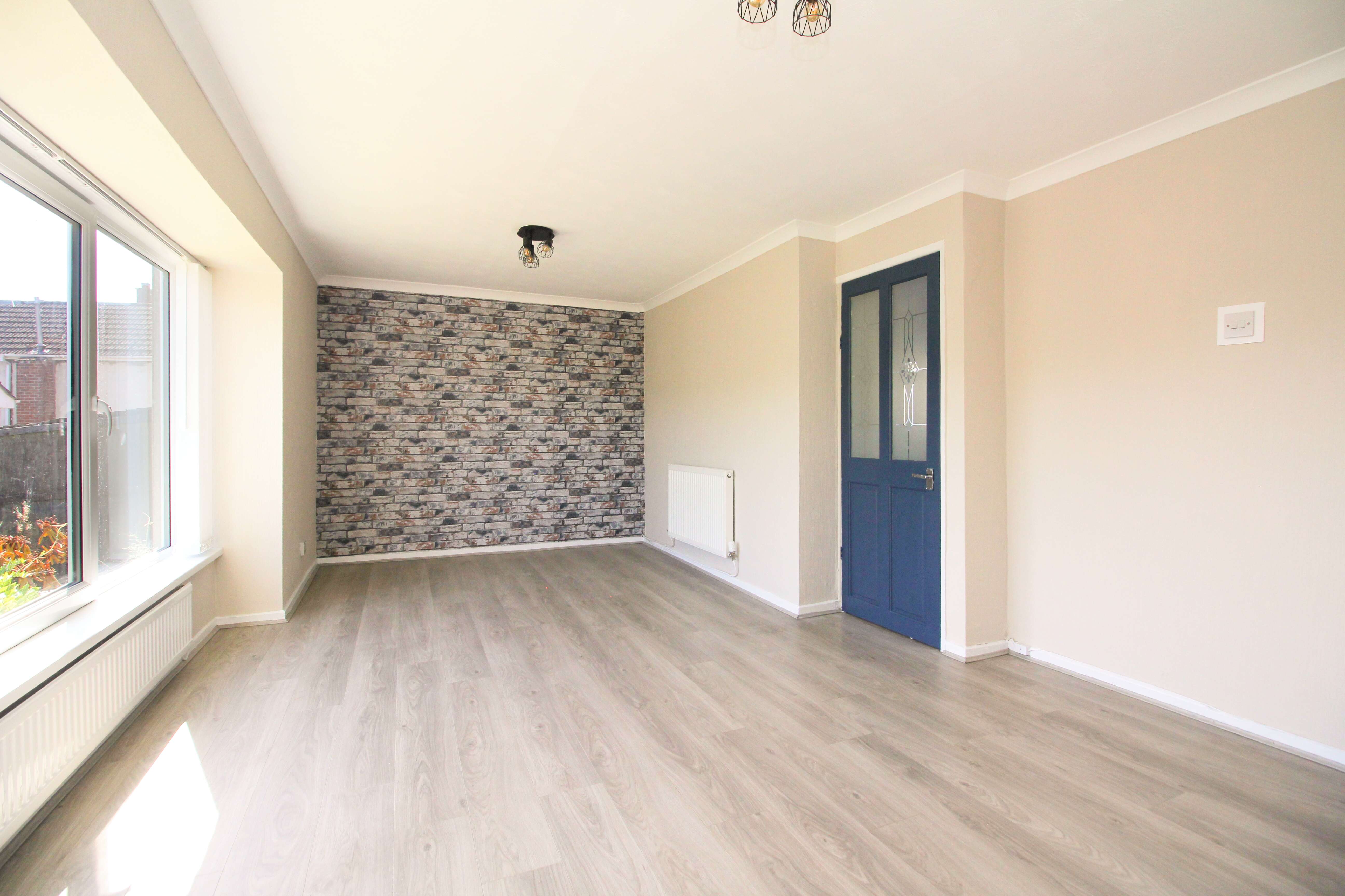 Dan y Cribyn, Ynysybwl CF37 3EU  Interior