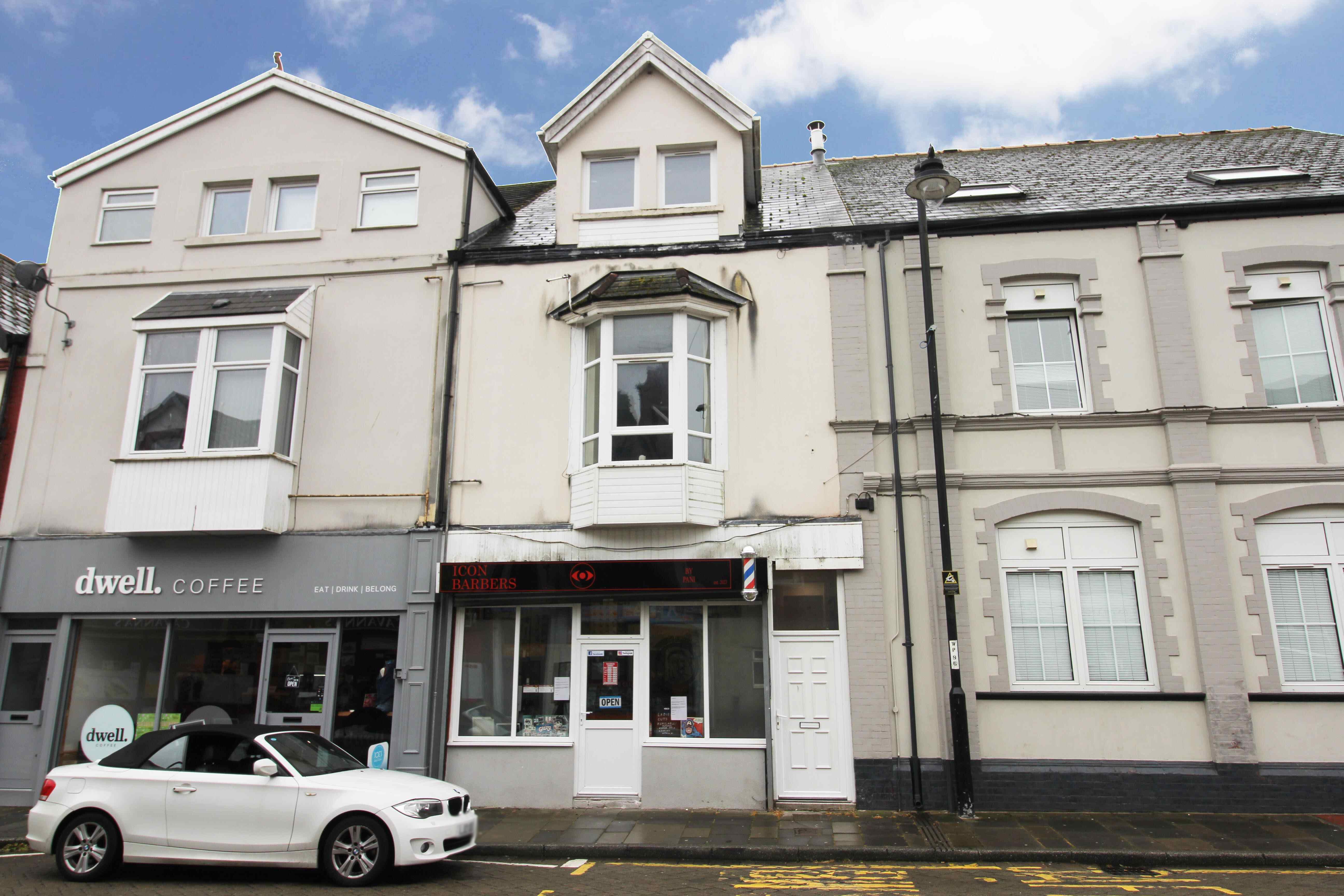 Commercial Street, Senghenydd, CF83 4FY  Interior