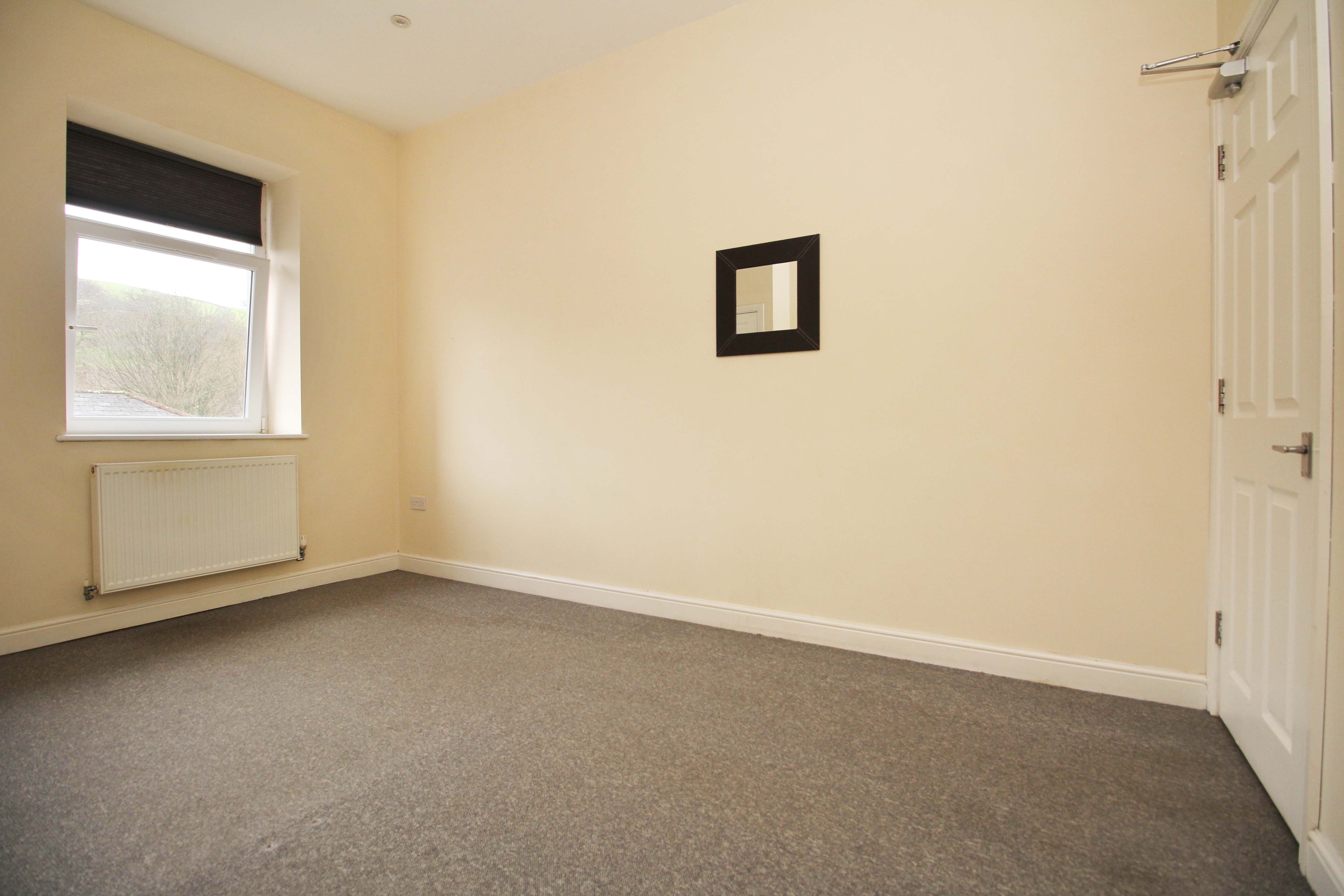 Commercial Street, Senghenydd, CF83 4FY  Interior