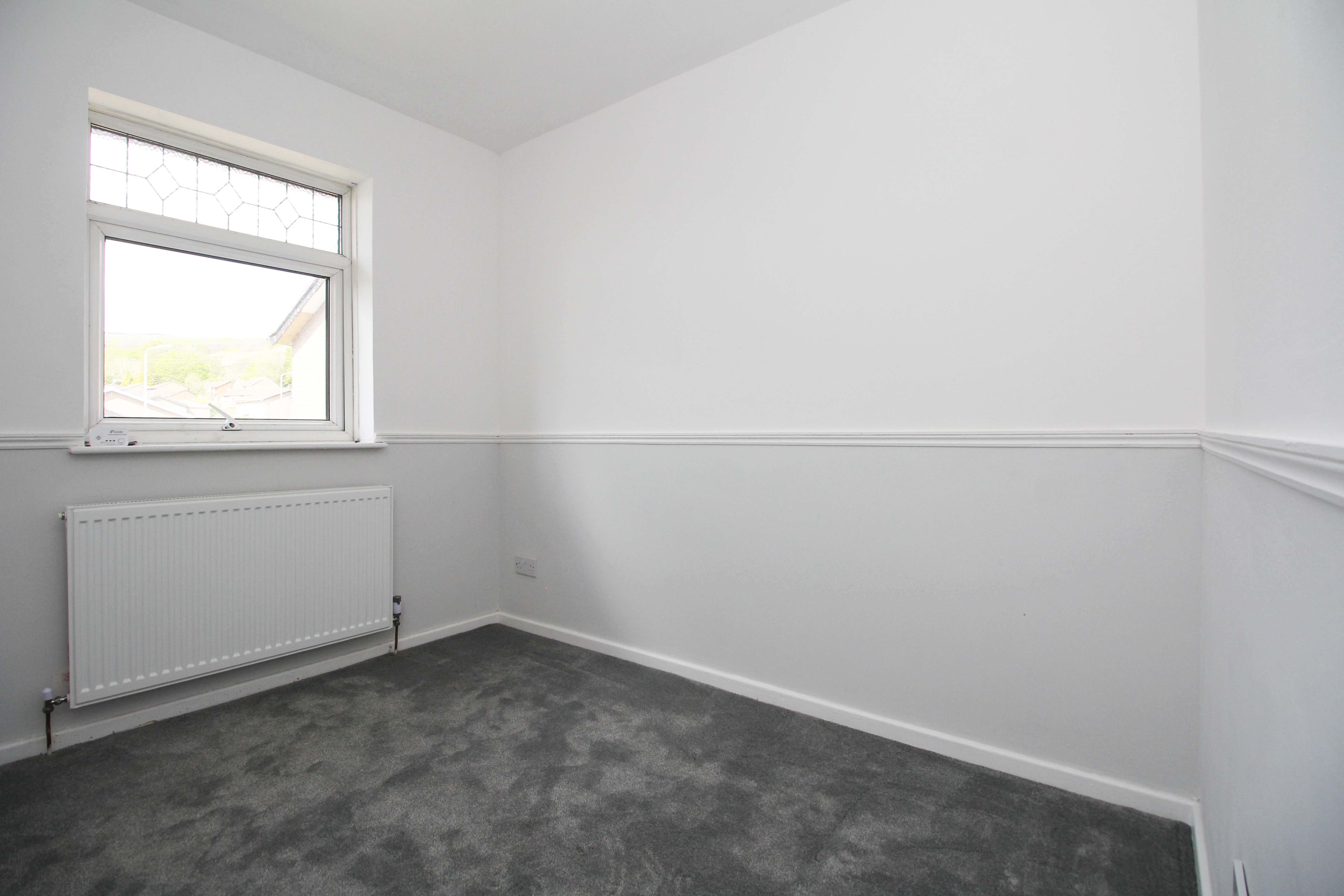 Pinewood Avenue, Rhydyfelin, CF37 5EA  Interior