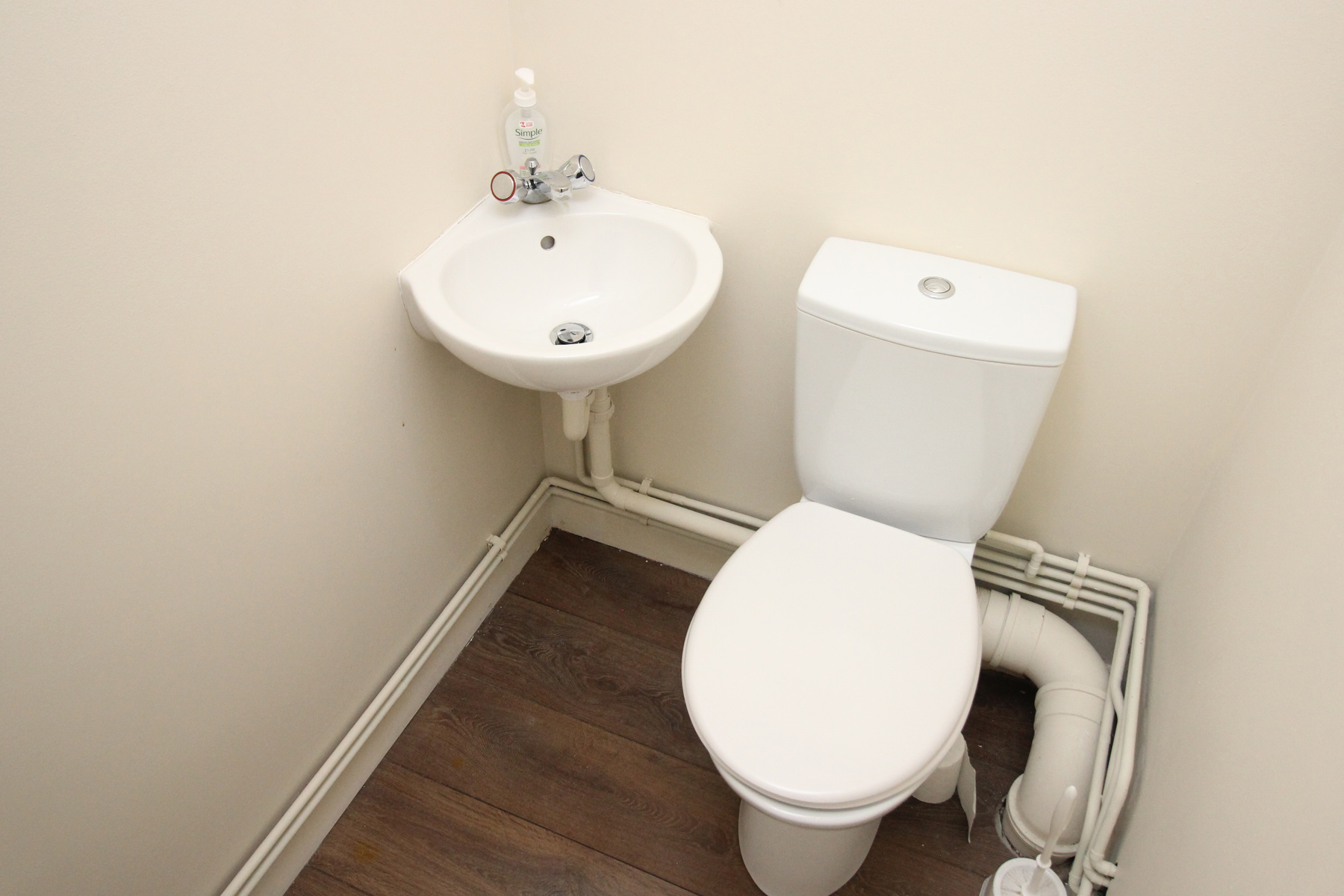 Llewellyn Street, CF43 3LB  Interior