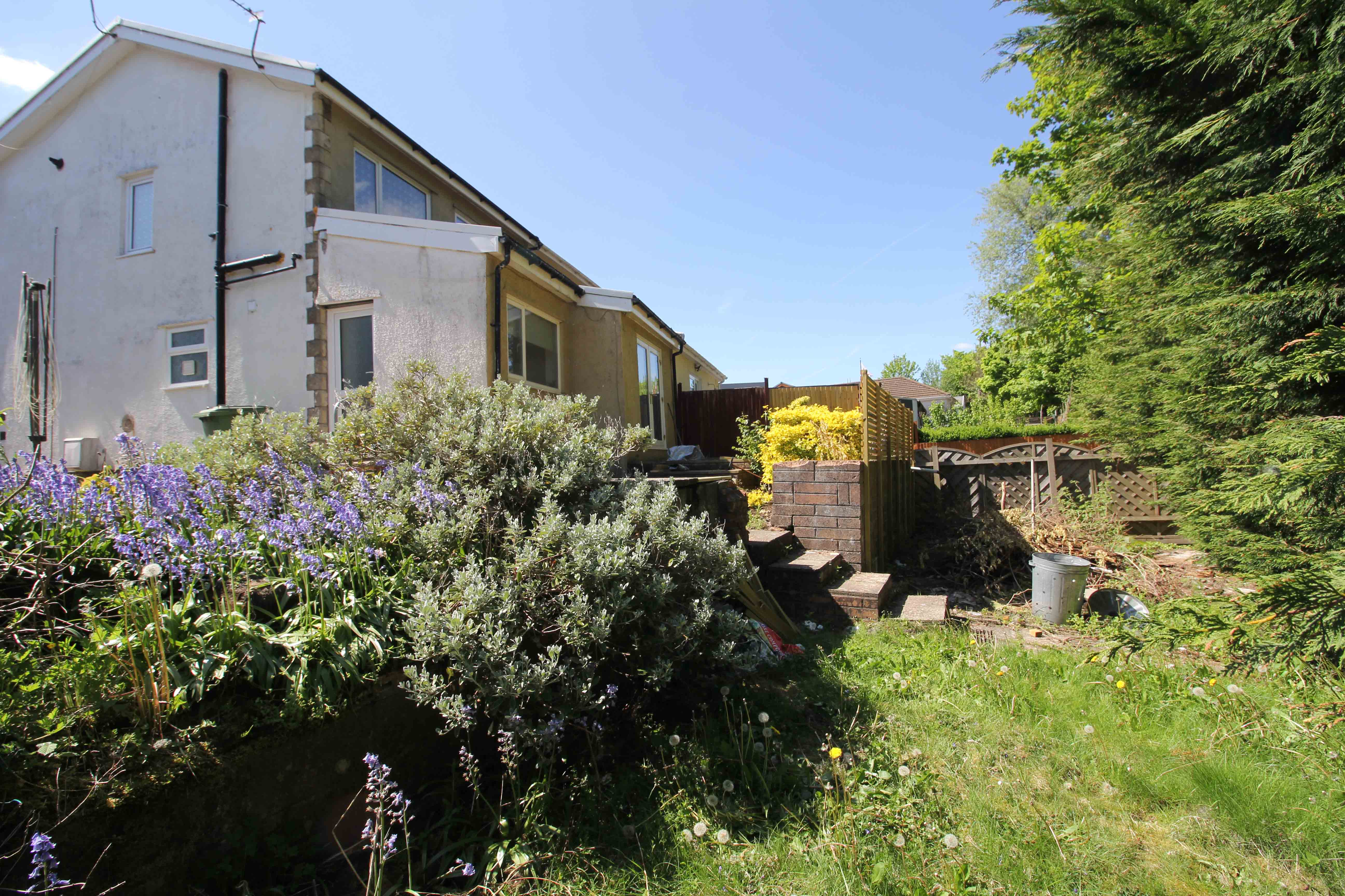 Oakdale Road, Tonypandy CF40 1RS  Interior