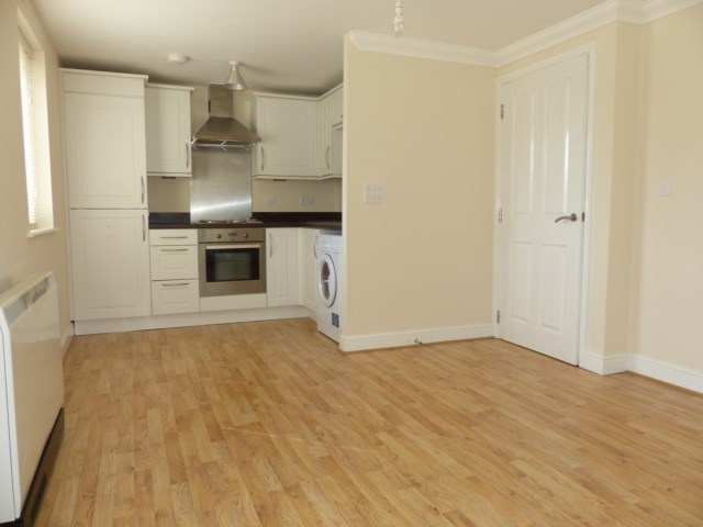 Cadwal Court, Llantwit Fardre, CF38 2FA  Interior