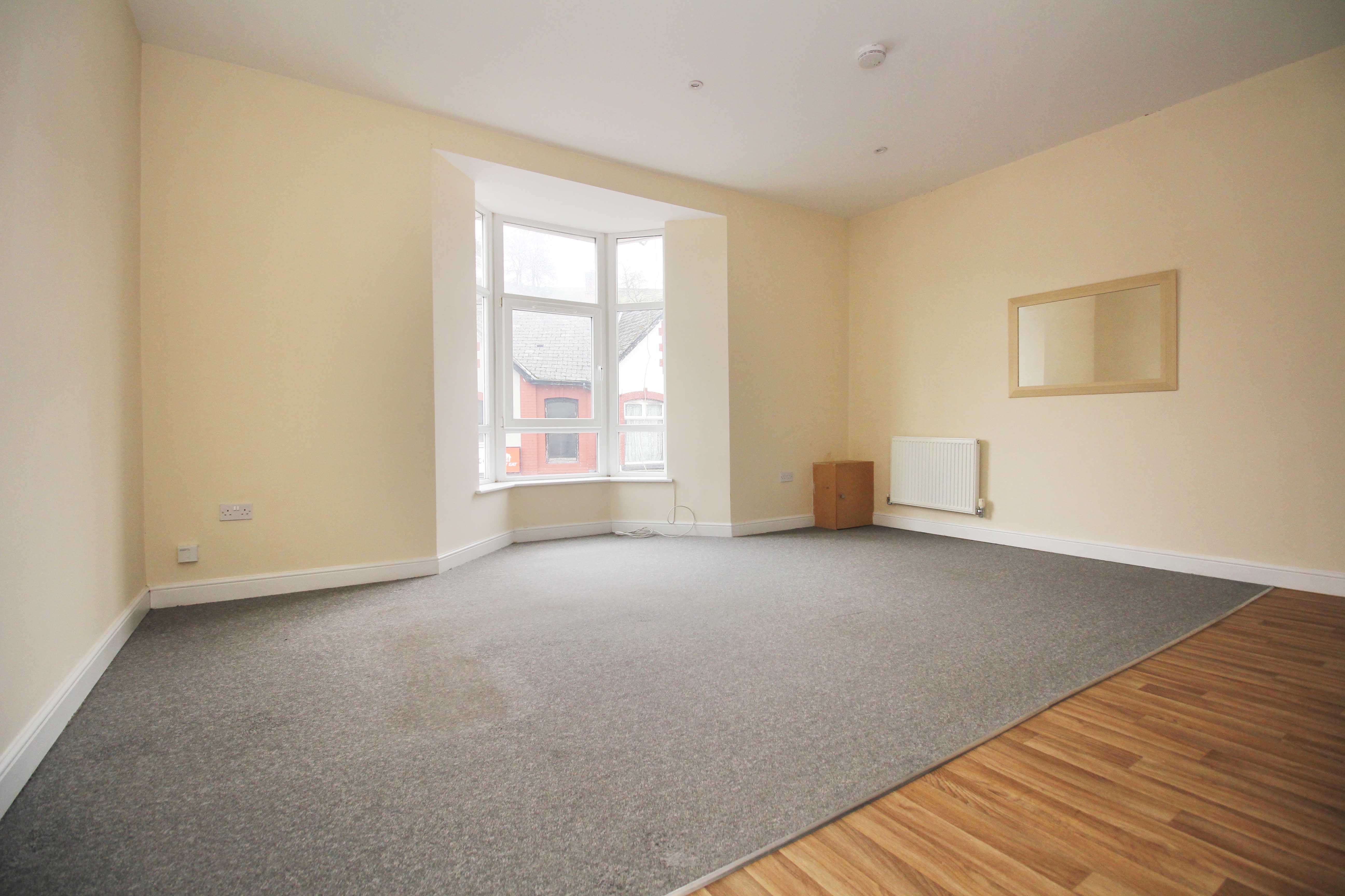 Commercial Street, Senghenydd, CF83 4FY  Interior