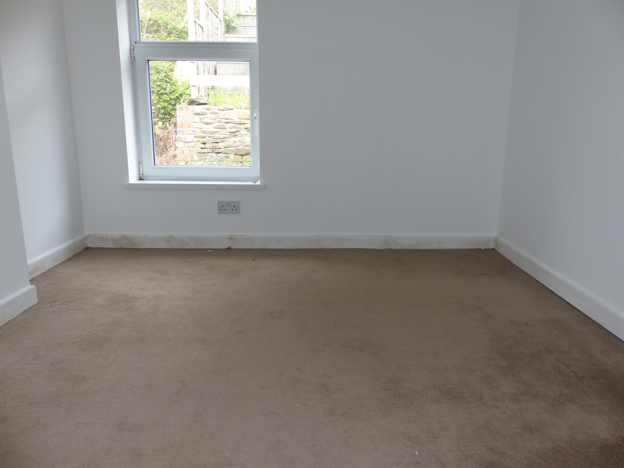 Llewellyn Street, CF43 3LB  Interior
