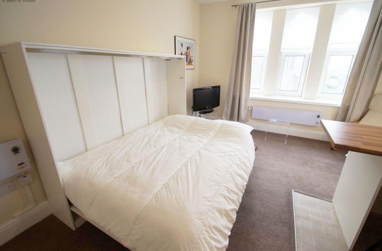 George Street, Llantrisant CF72 8EE  Interior