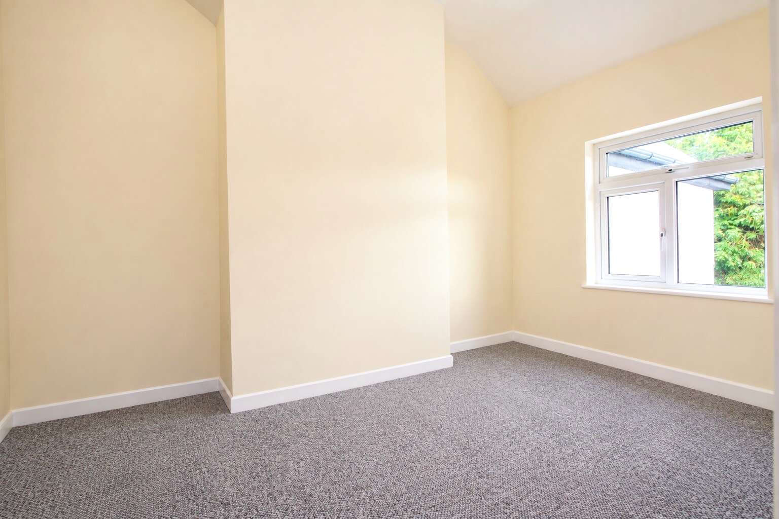 Thomas Street, Gilfach Goch, Porth, CF39 8TU  Interior