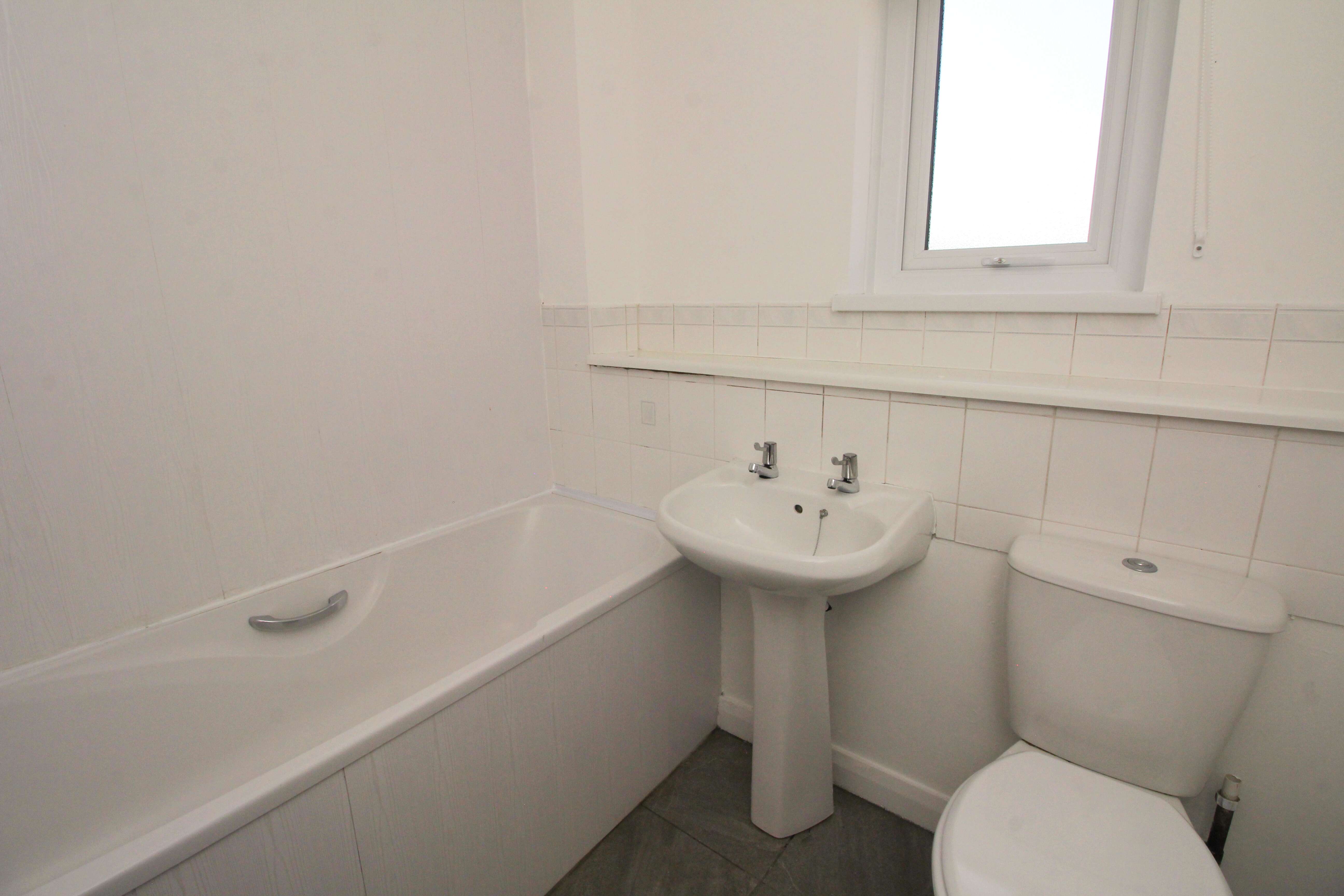 Clos Myddlyn, Manor Chase CF38 2JS  Interior