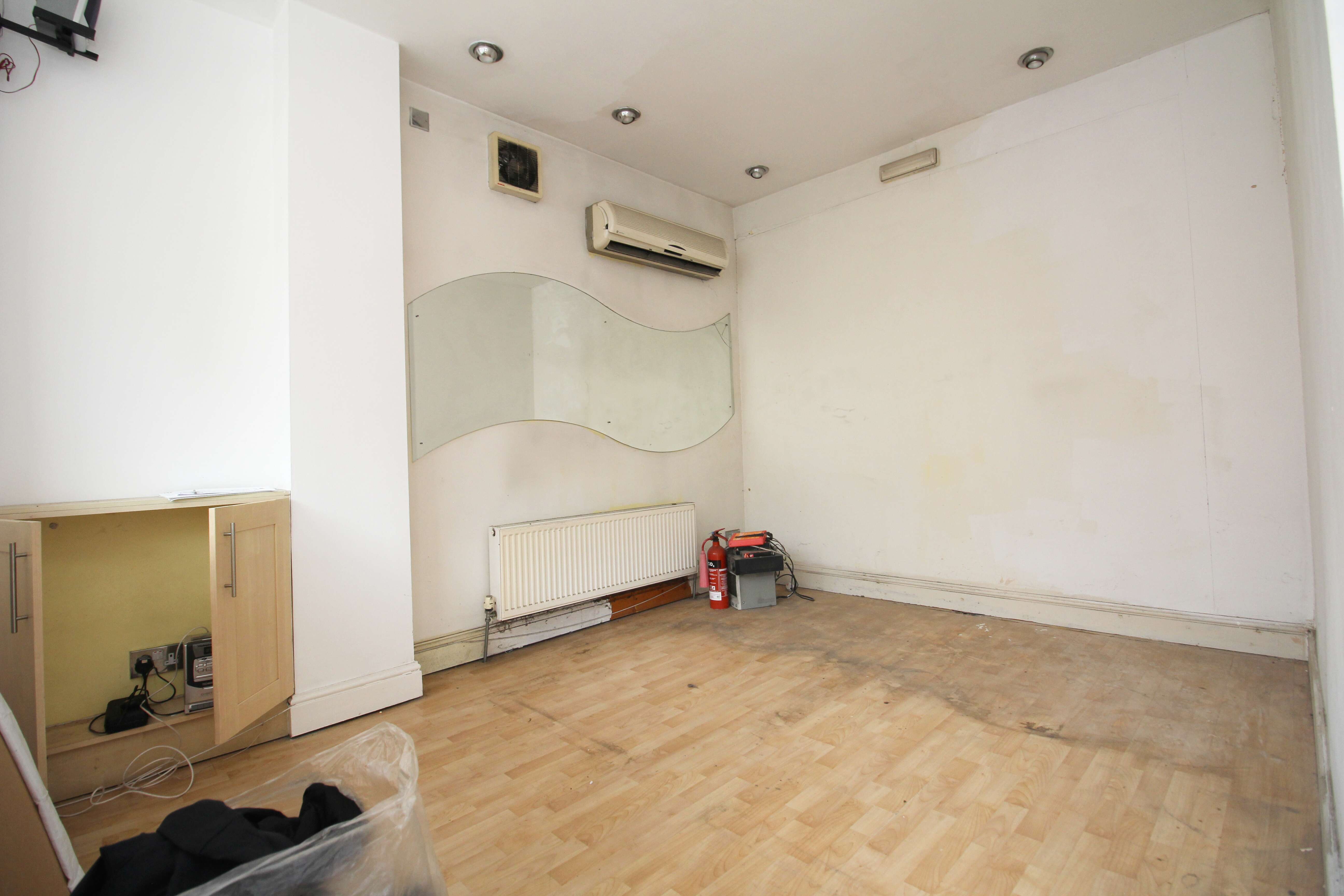 Main Road, Llantwit Fardre, Pontypridd CF38 2HE  Interior