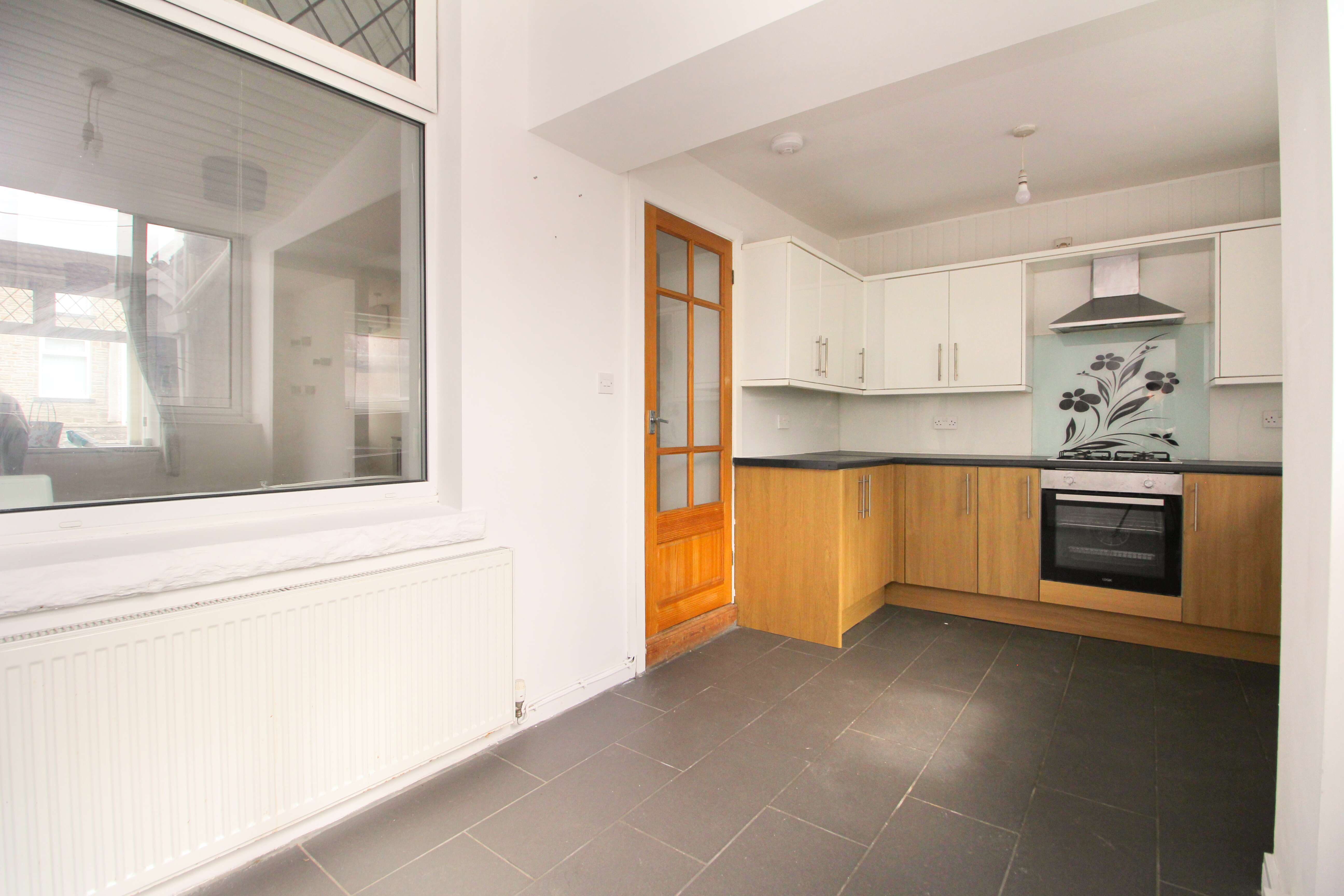 Llwynmadoc Street, Pontypridd, CF37 2HR  Interior