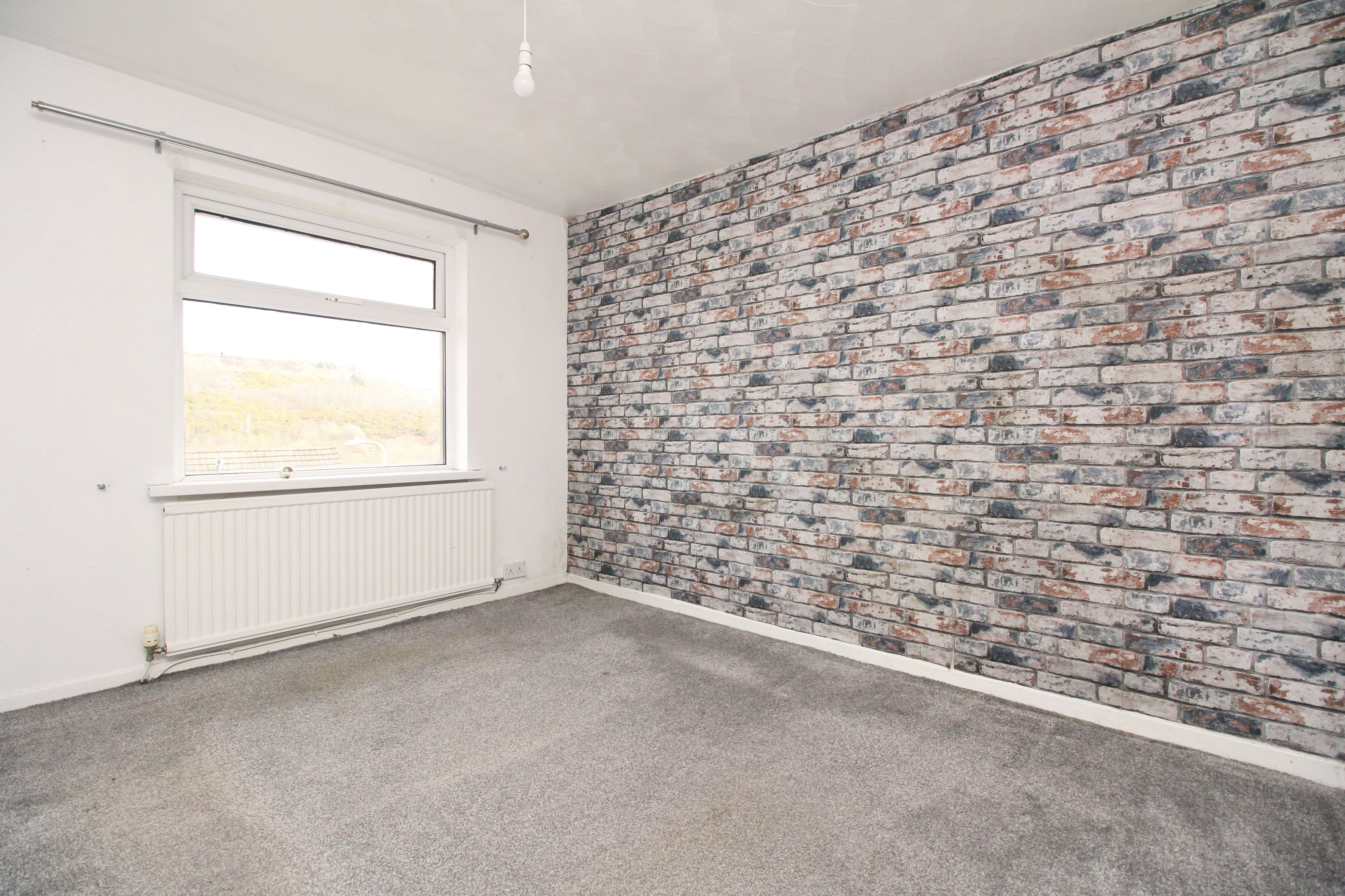 Dan y Cribyn, Ynysybwl CF37 3EU  Interior