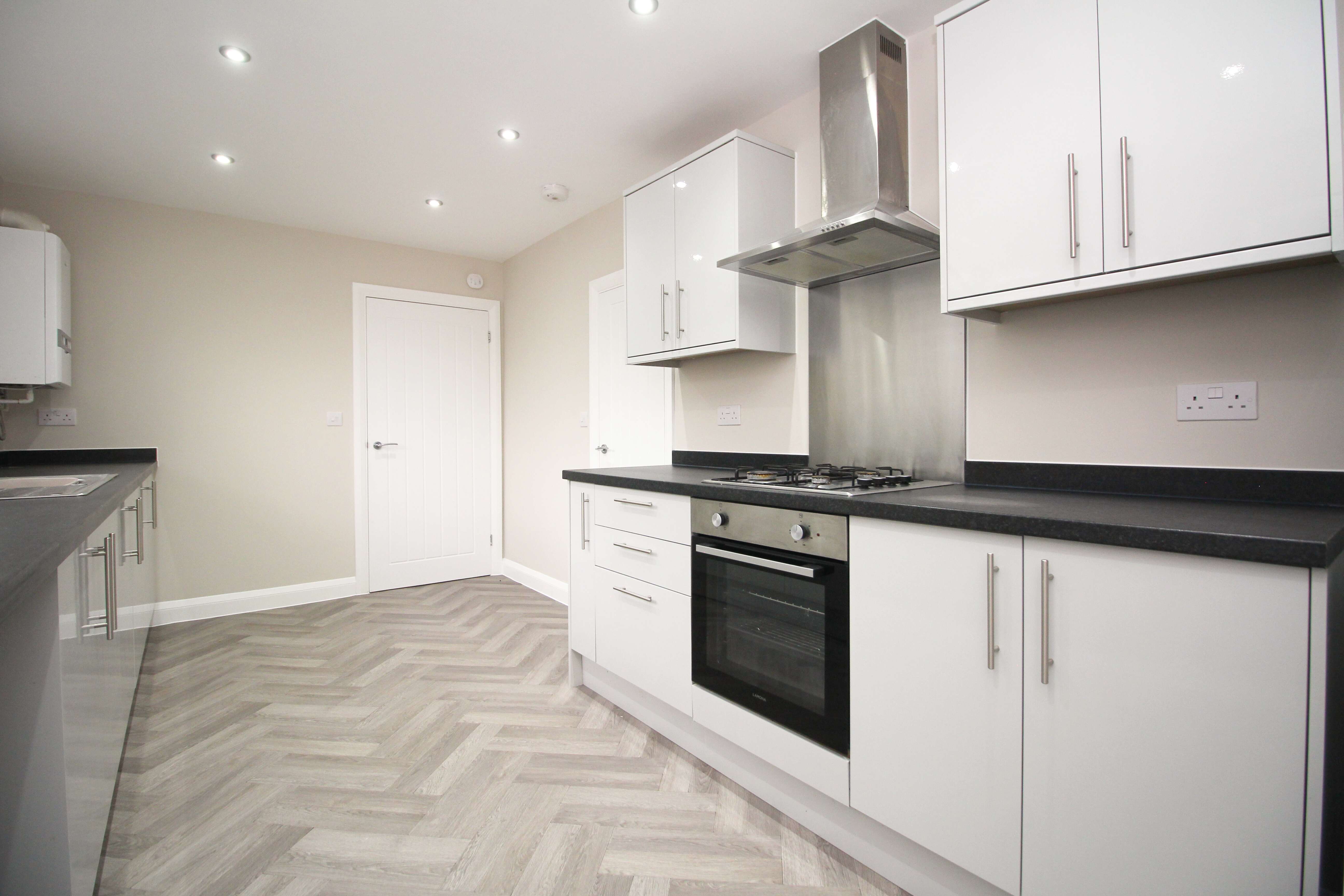 Ash Grove, Pentre CF41 7DD  Interior