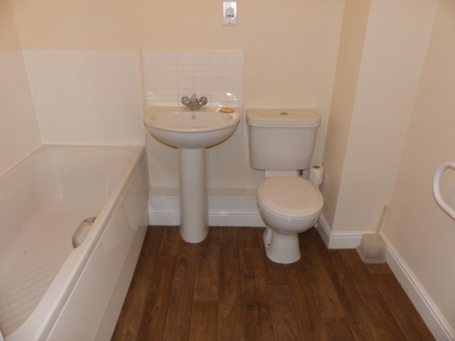 Cadwal Court, Llantwit Fardre, CF38 2FA  Interior