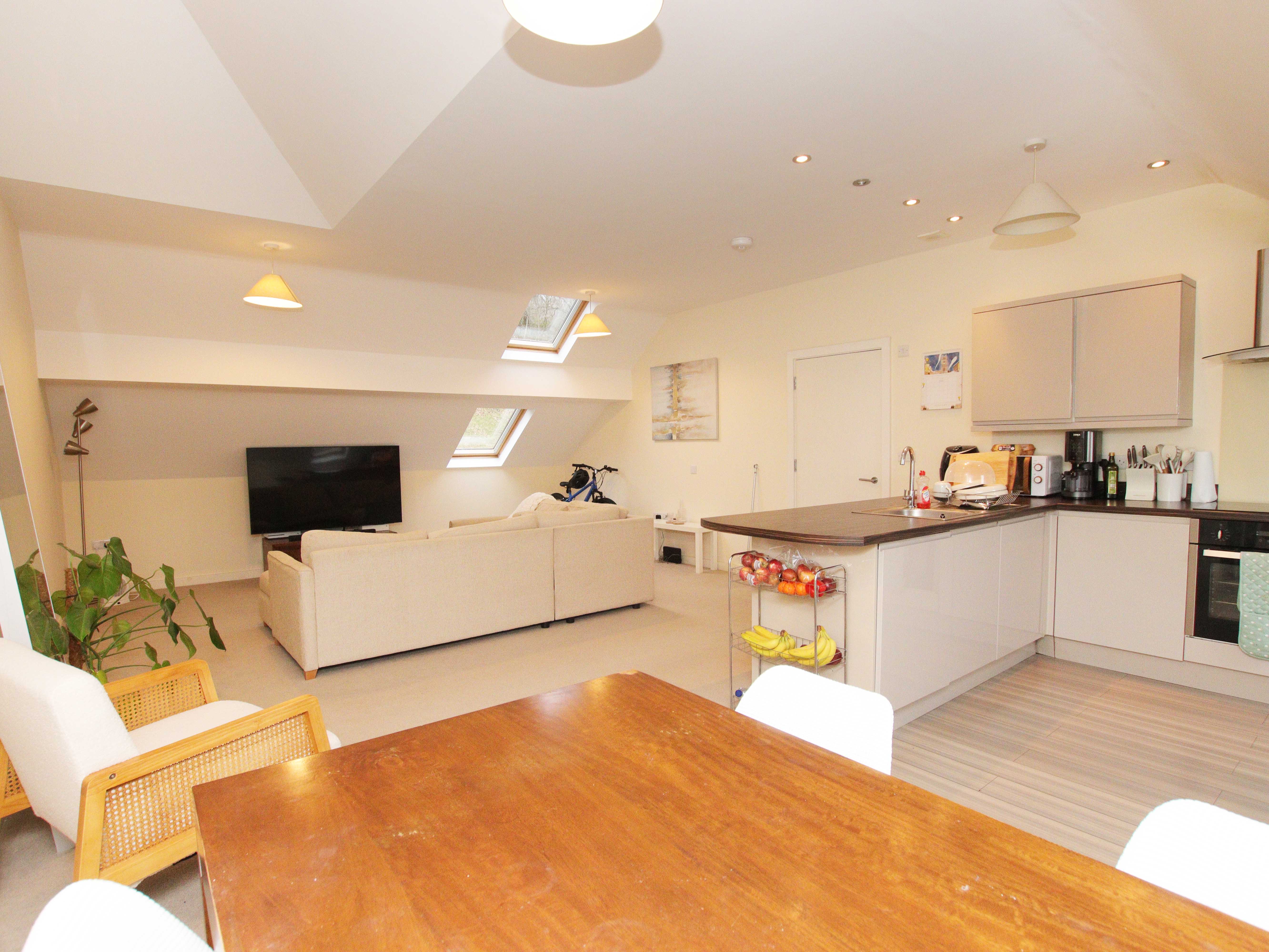 Cambrian House, Old School Lane, Pontypridd CF37 2DD  Interior