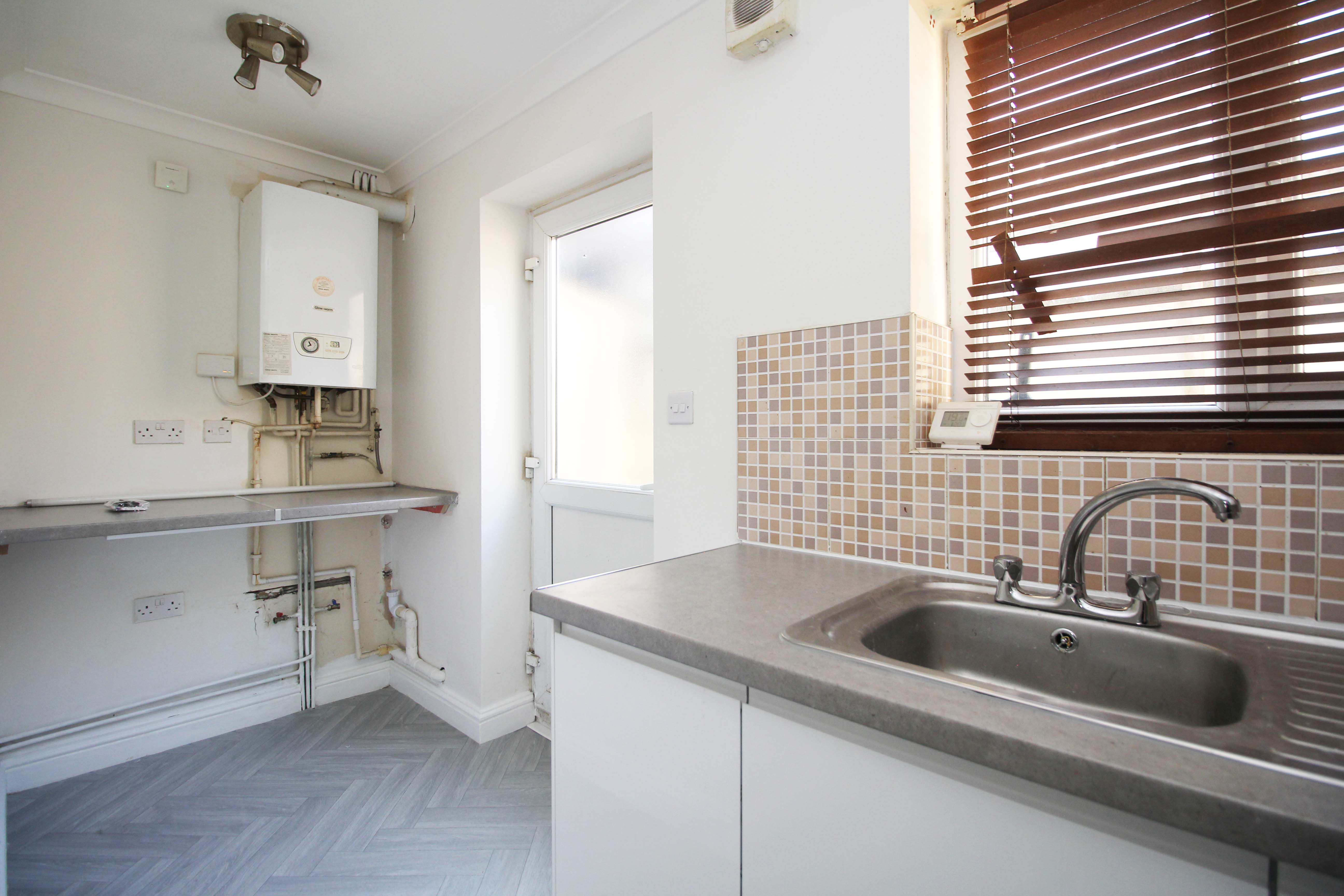 Eleanor Street, Tonypandy, CF40 1DR  Interior