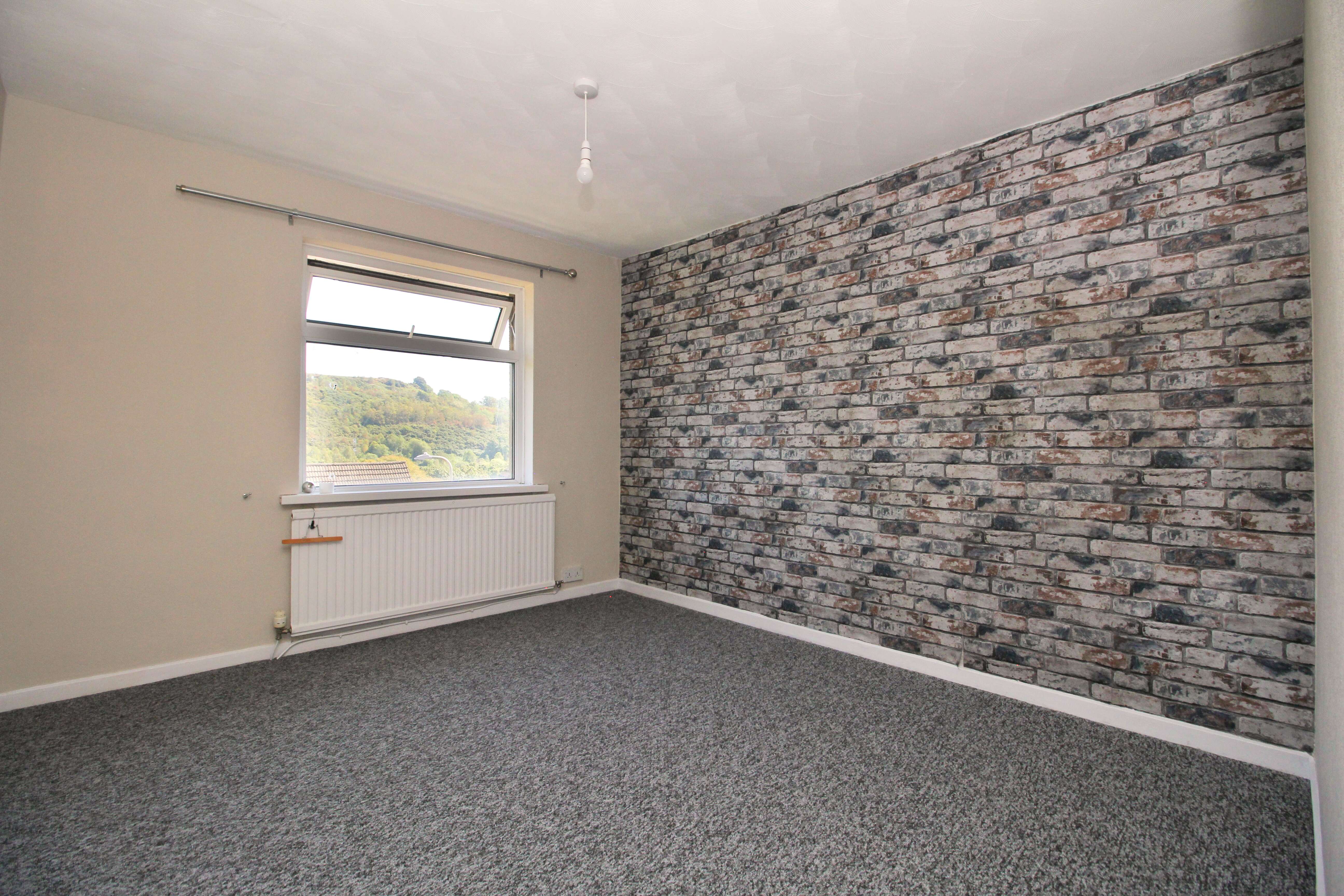 Dan y Cribyn, Ynysybwl CF37 3EU  Interior