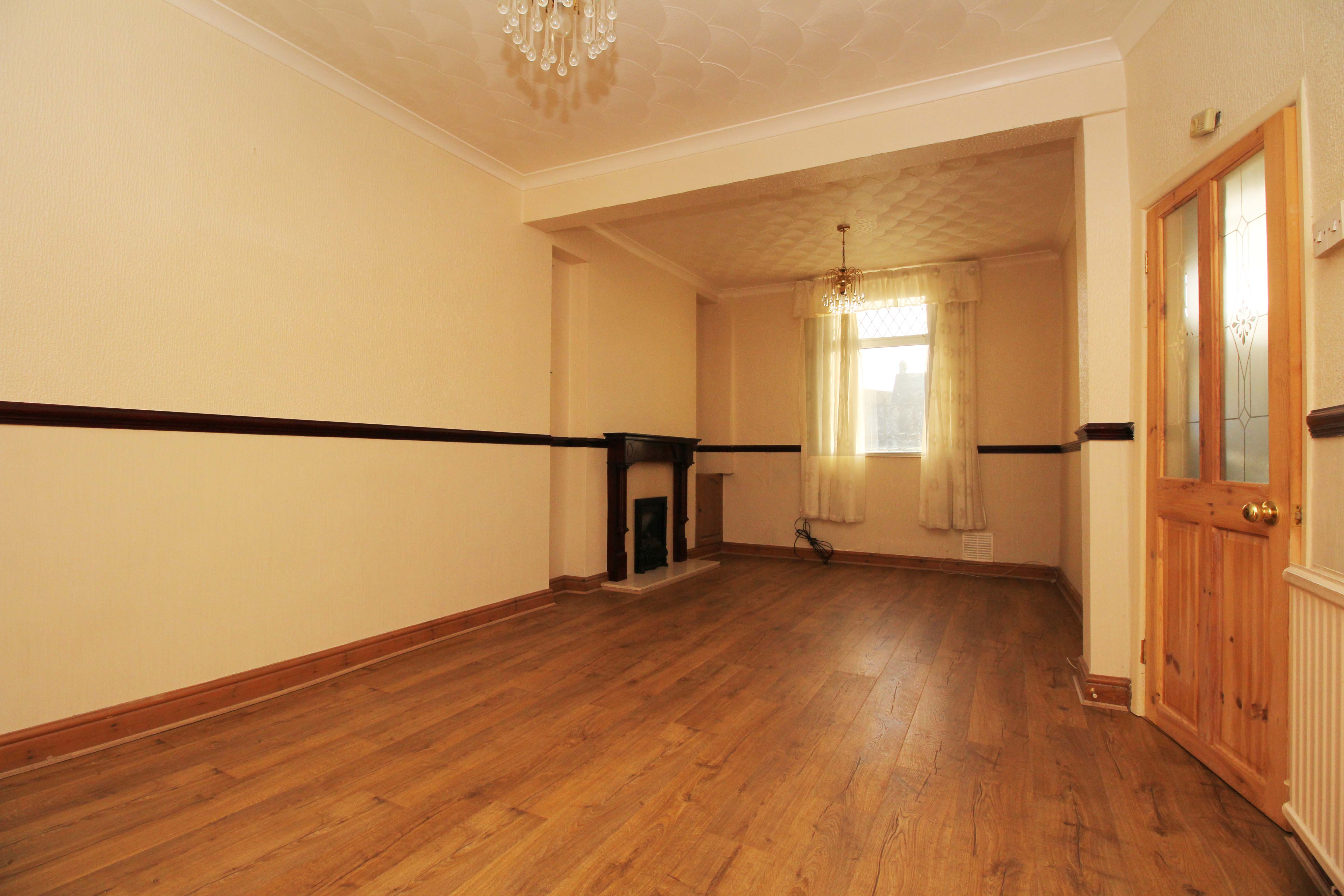 Syphon Street, Porth,   Interior