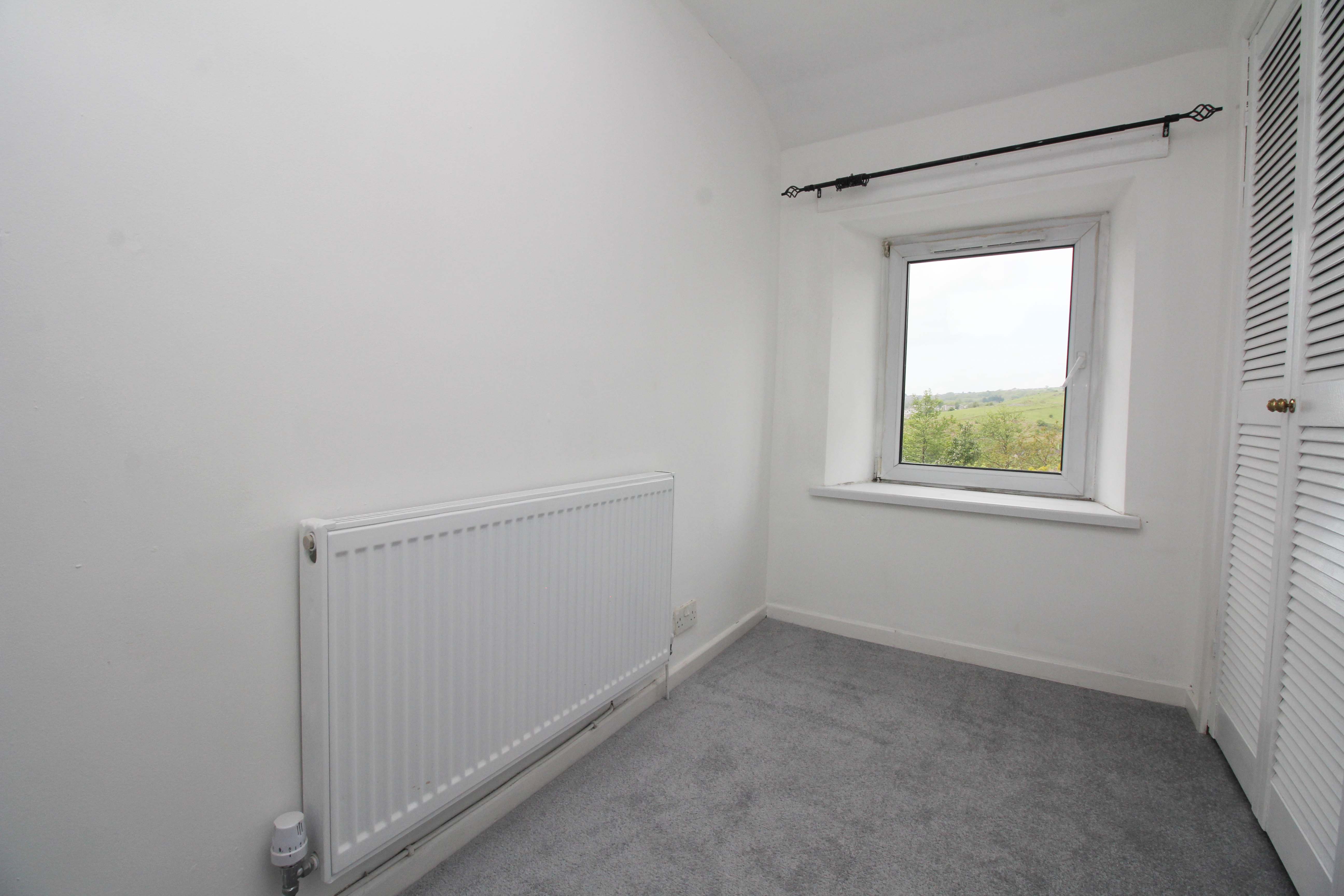 Collenna Road, Tonyrefail, CF39 8EL  Interior