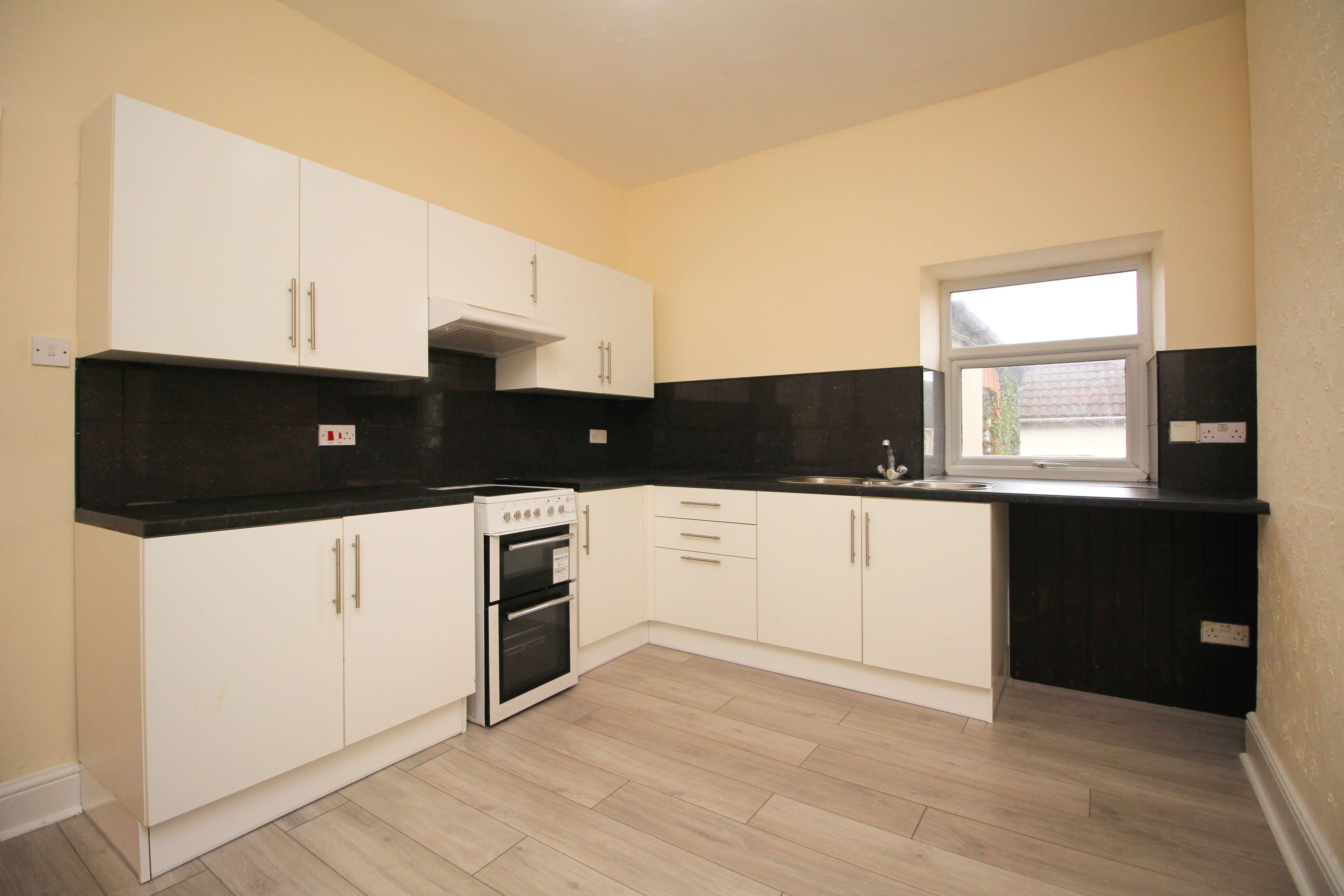 Central Square, Trallwn CF37 4PN  Interior