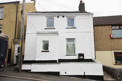 Collenna Road, Tonyrefail, CF39 8EL