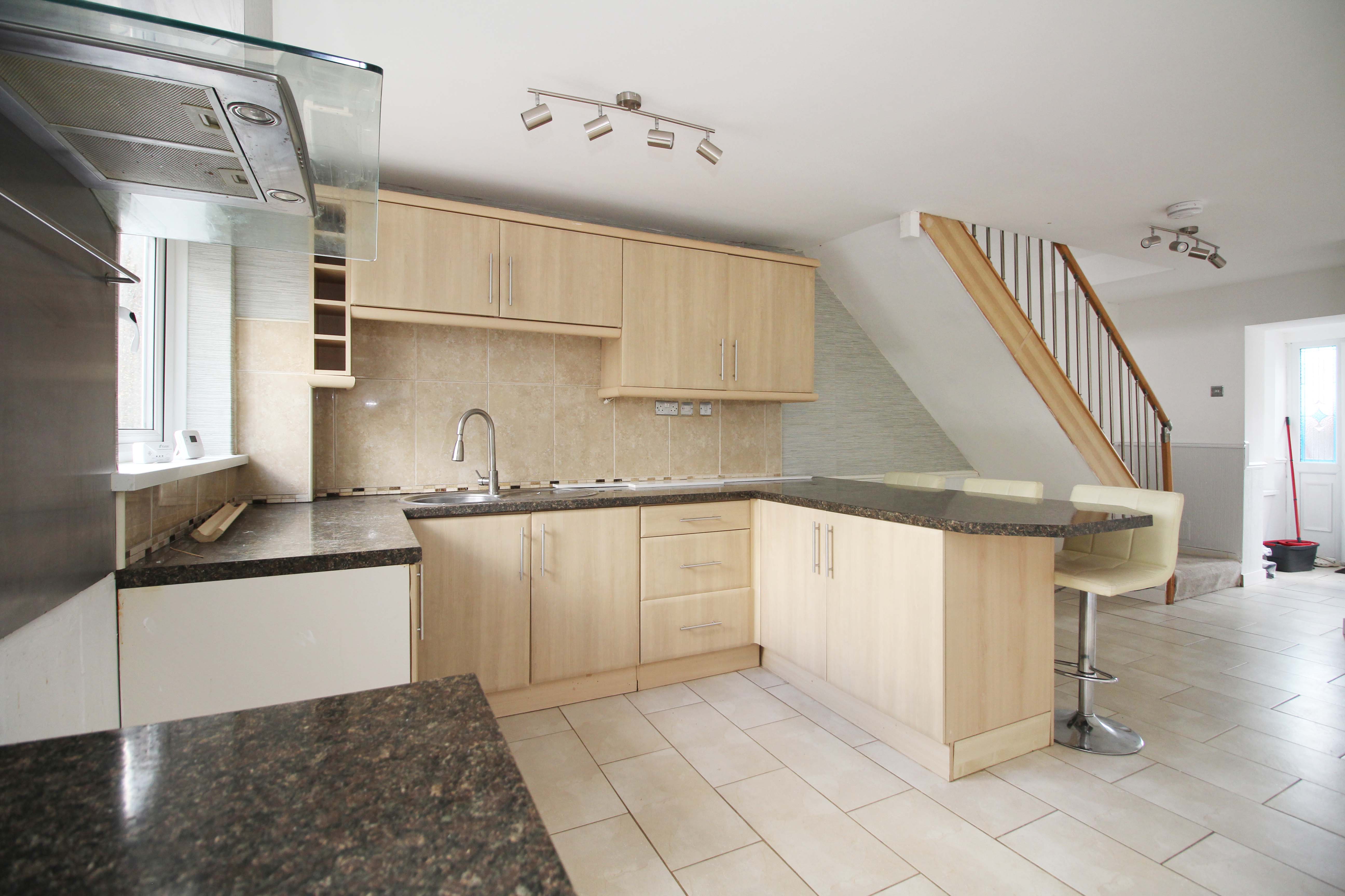 Pinewood Avenue, Rhydyfelin, CF37 5EA  Interior
