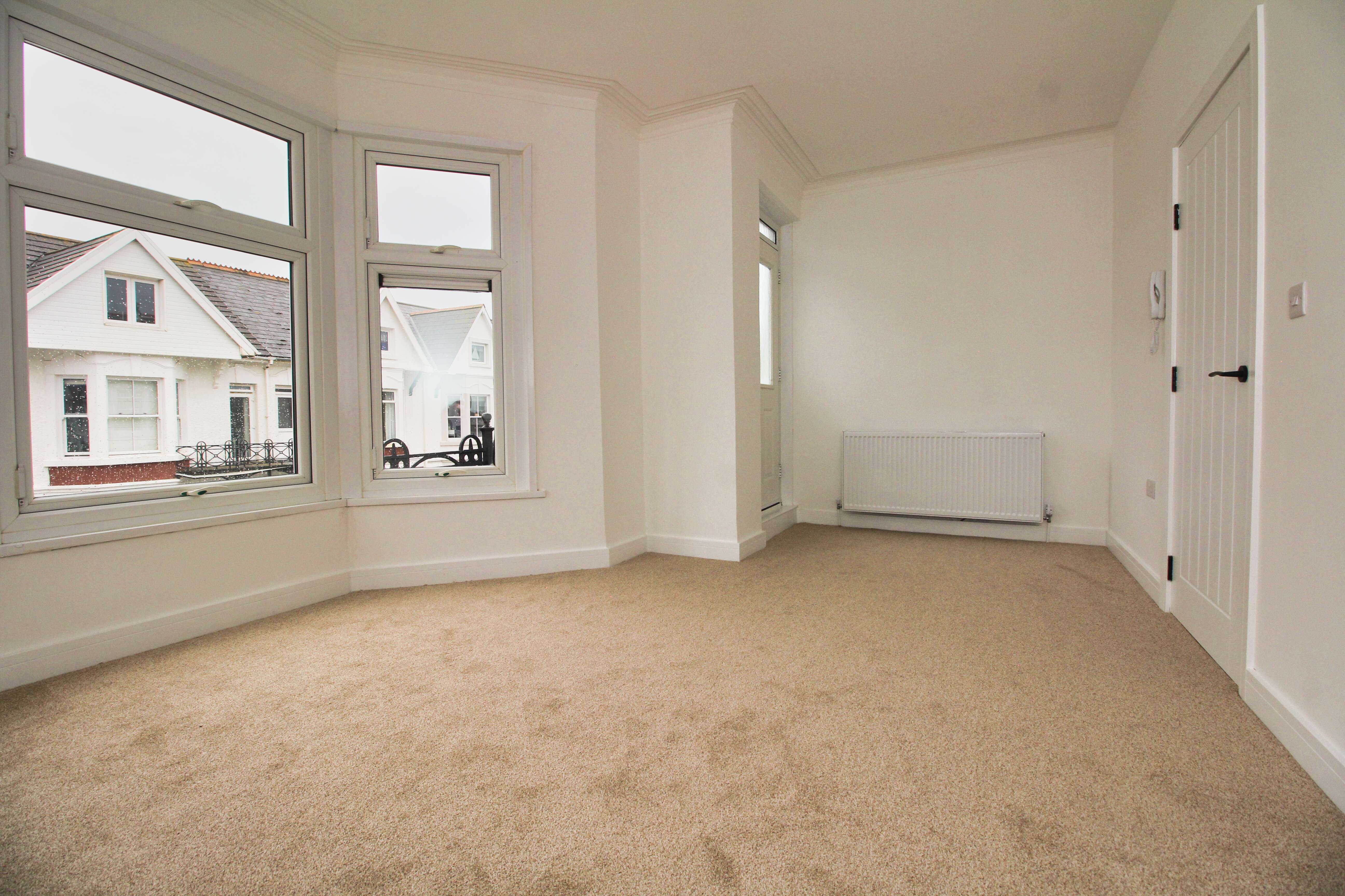 Picton Avenue, Porthcawl CF36 3AJ  Interior