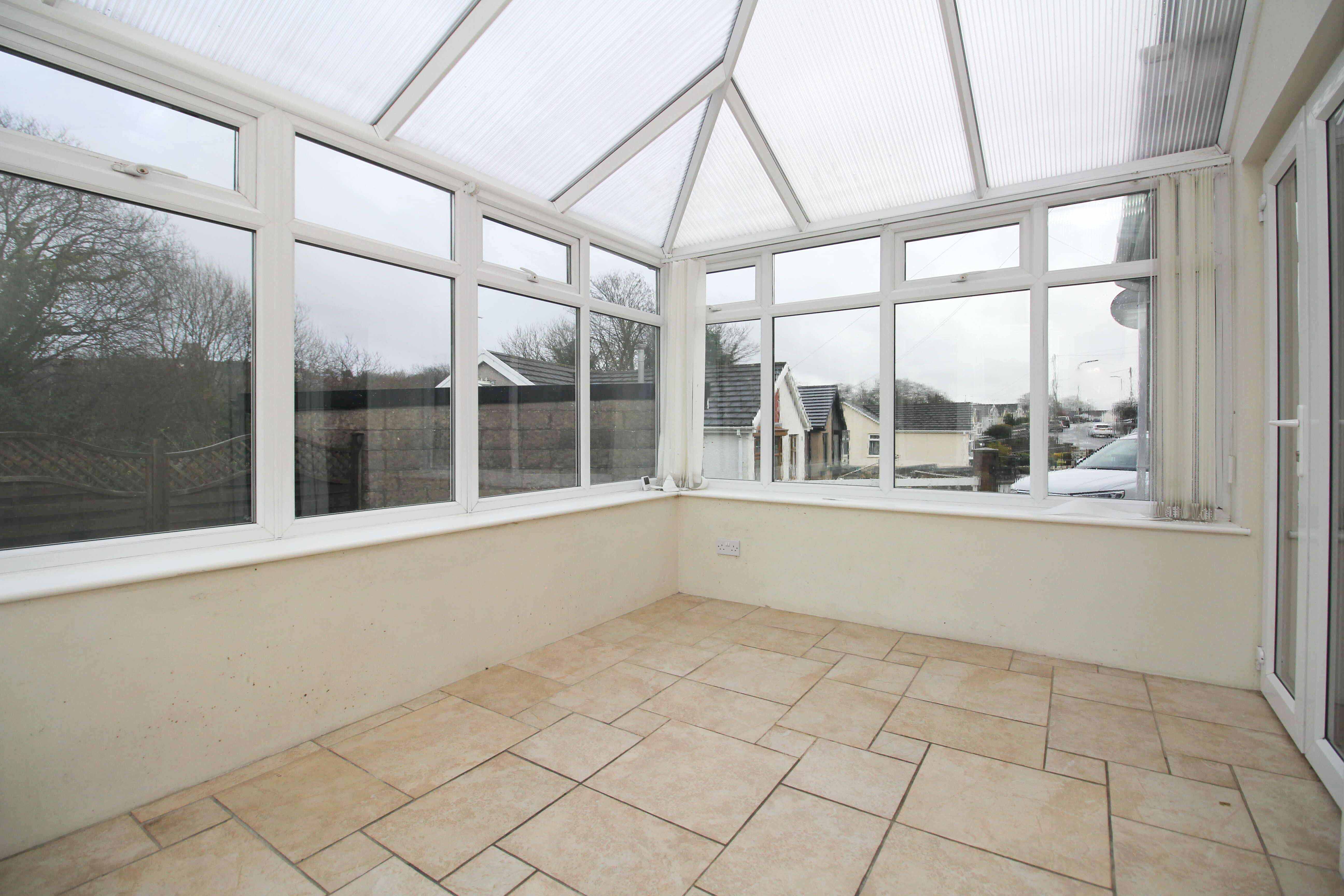 Fairview Close, Pontyclun CF72 9EQ  Interior