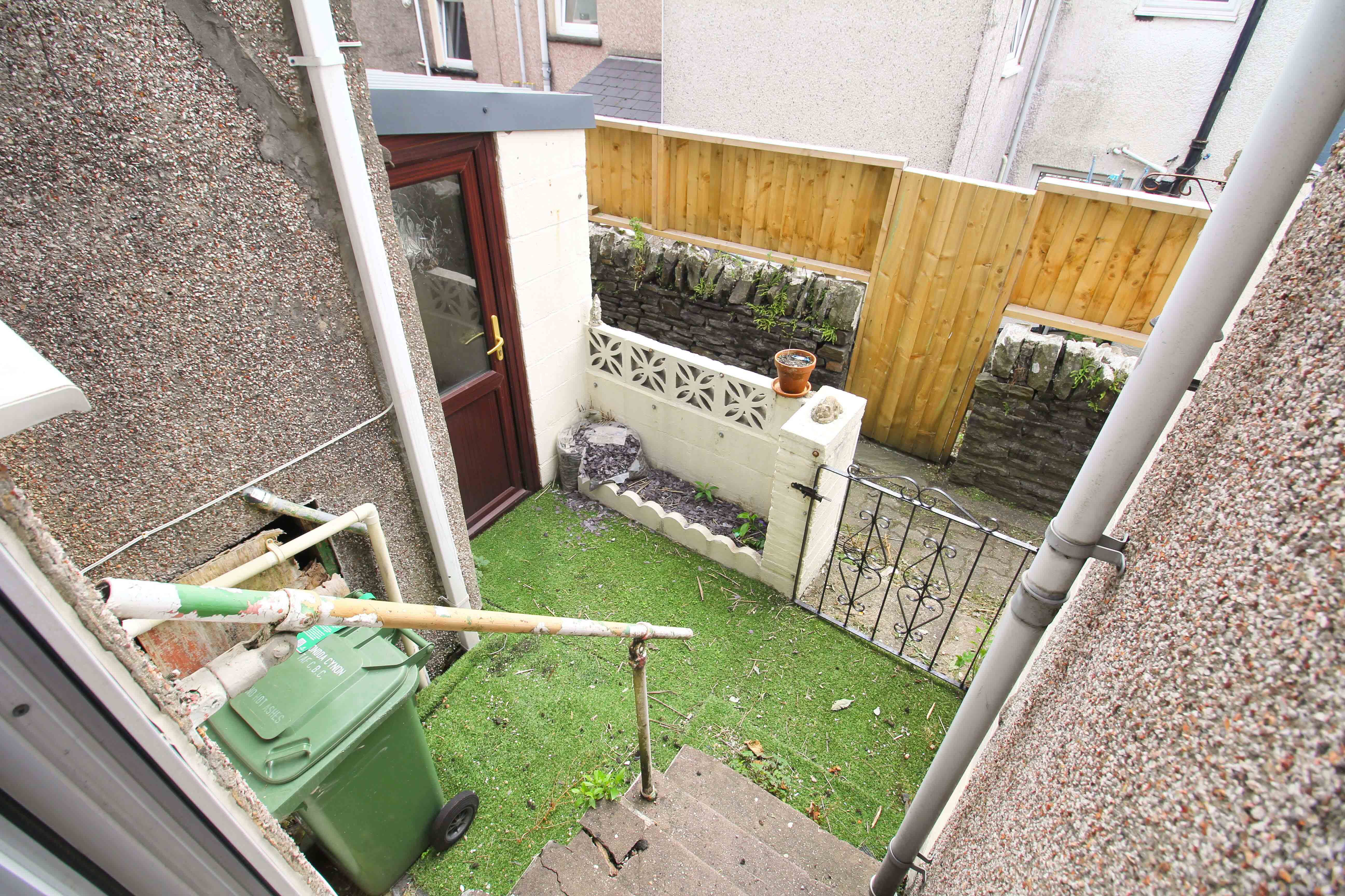 Llwynmadoc Street, Pontypridd, CF37 2HR  Interior