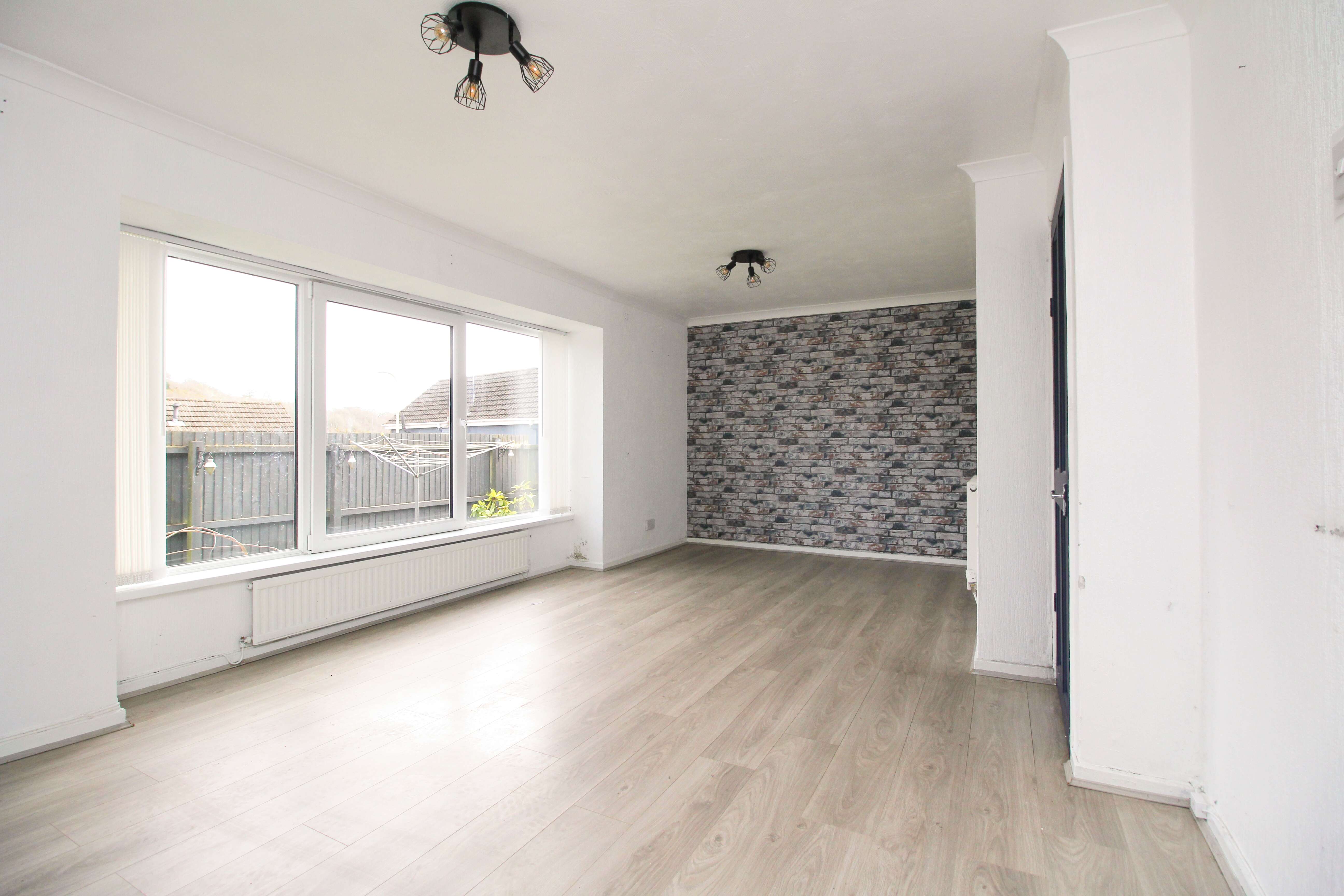 Dan y Cribyn, Ynysybwl CF37 3EU  Interior