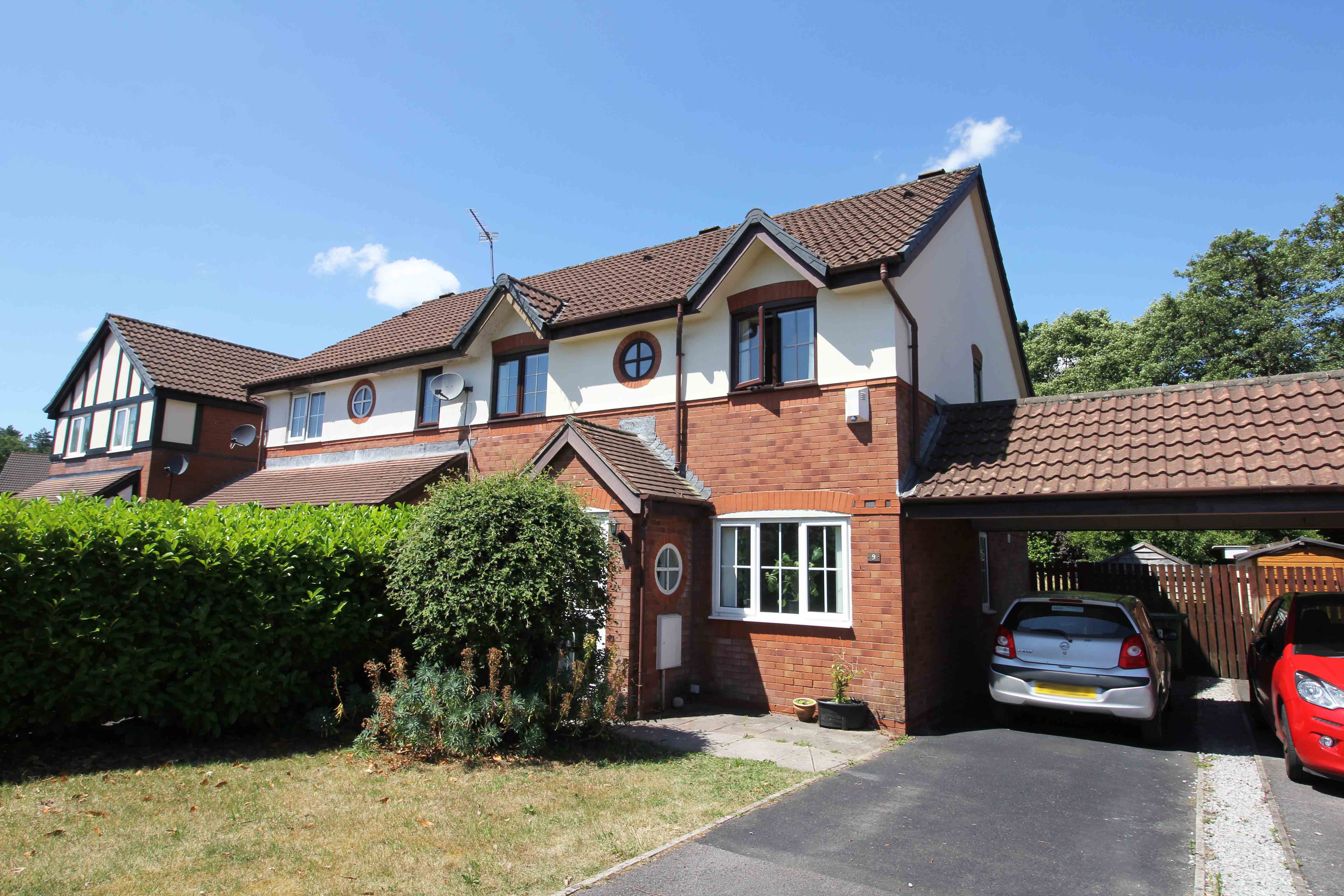 Llwyn Onn, Tyla Garw CF72 9ET  Interior