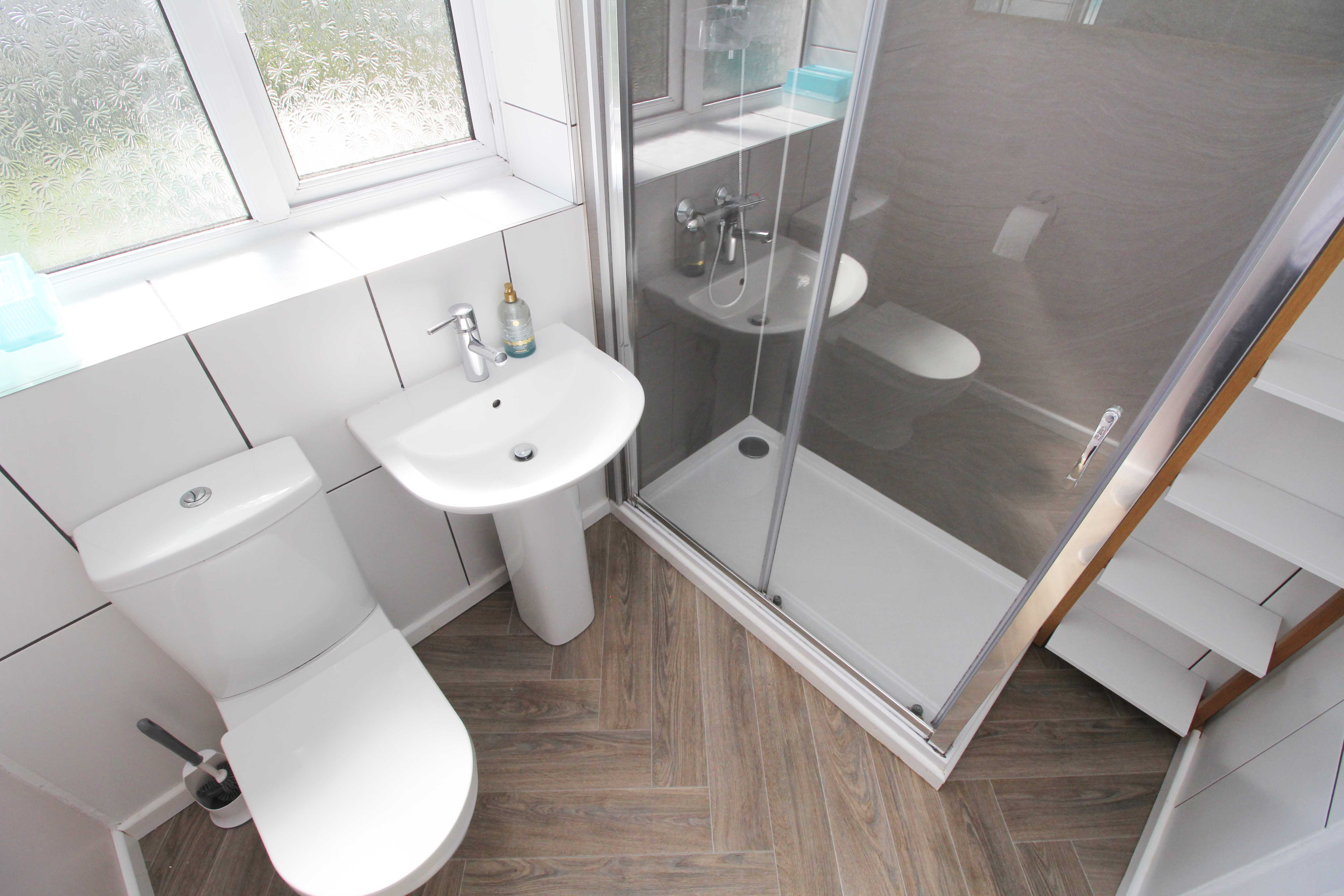 Brynamlwg, Pontyclun, CF72 9AU  Interior