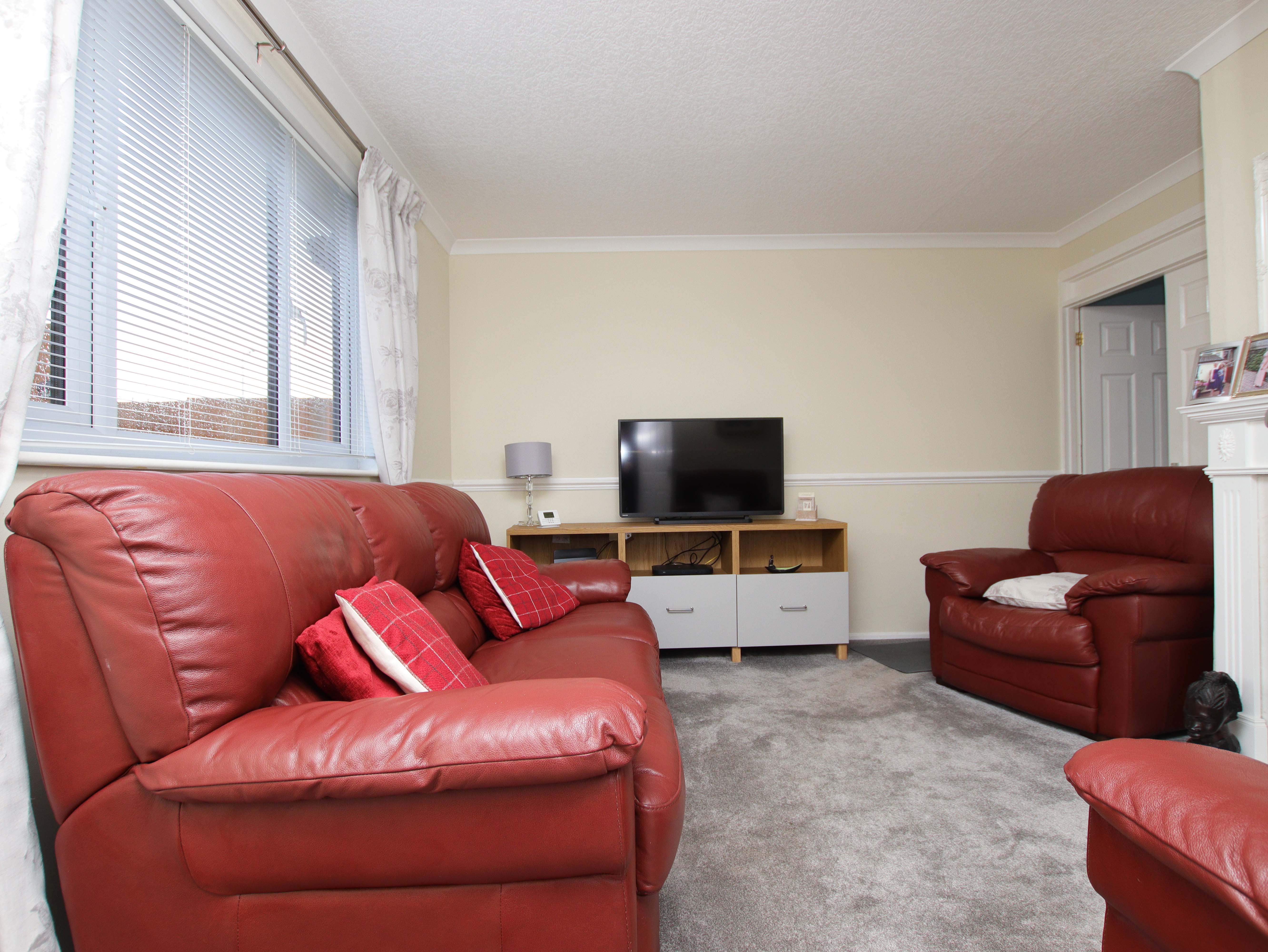 Dan Caerlan, Llantrisant CF72 8HD  Interior
