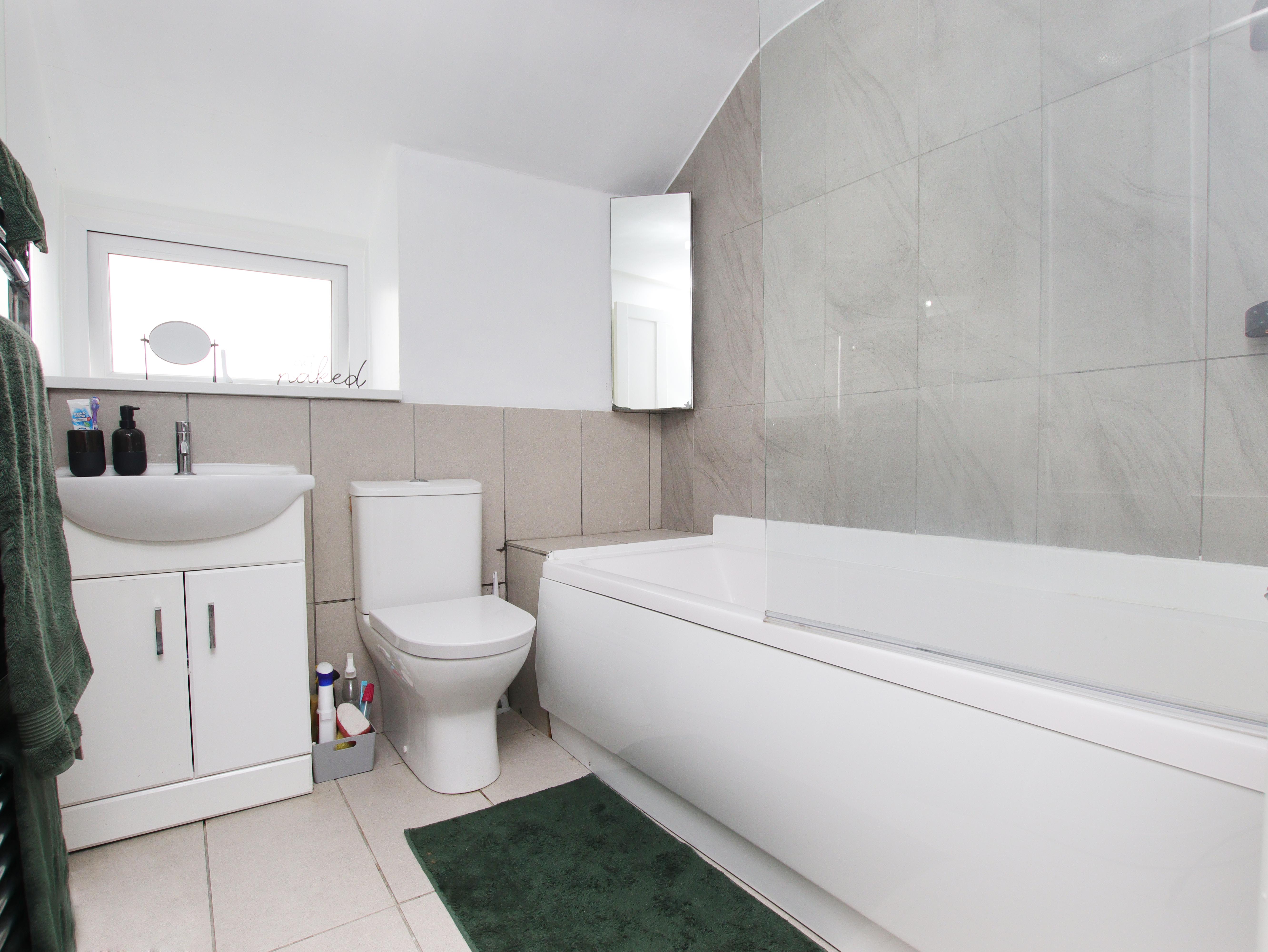Tyclwyta Cottages, Main Road, Cross Inn, Llantrisant   Interior