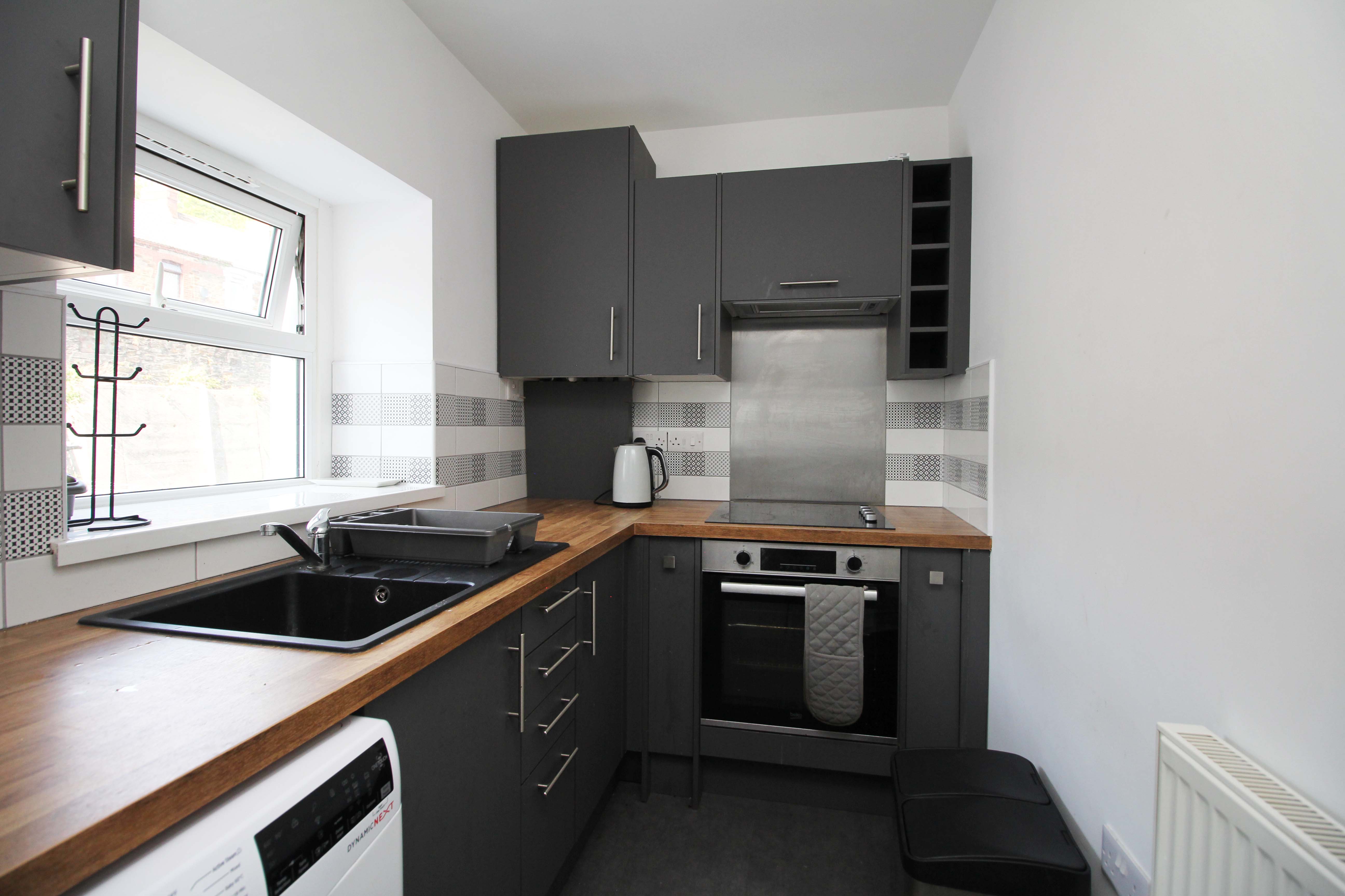 Nythbran Terrace, Porth  CF39 9TW  Interior