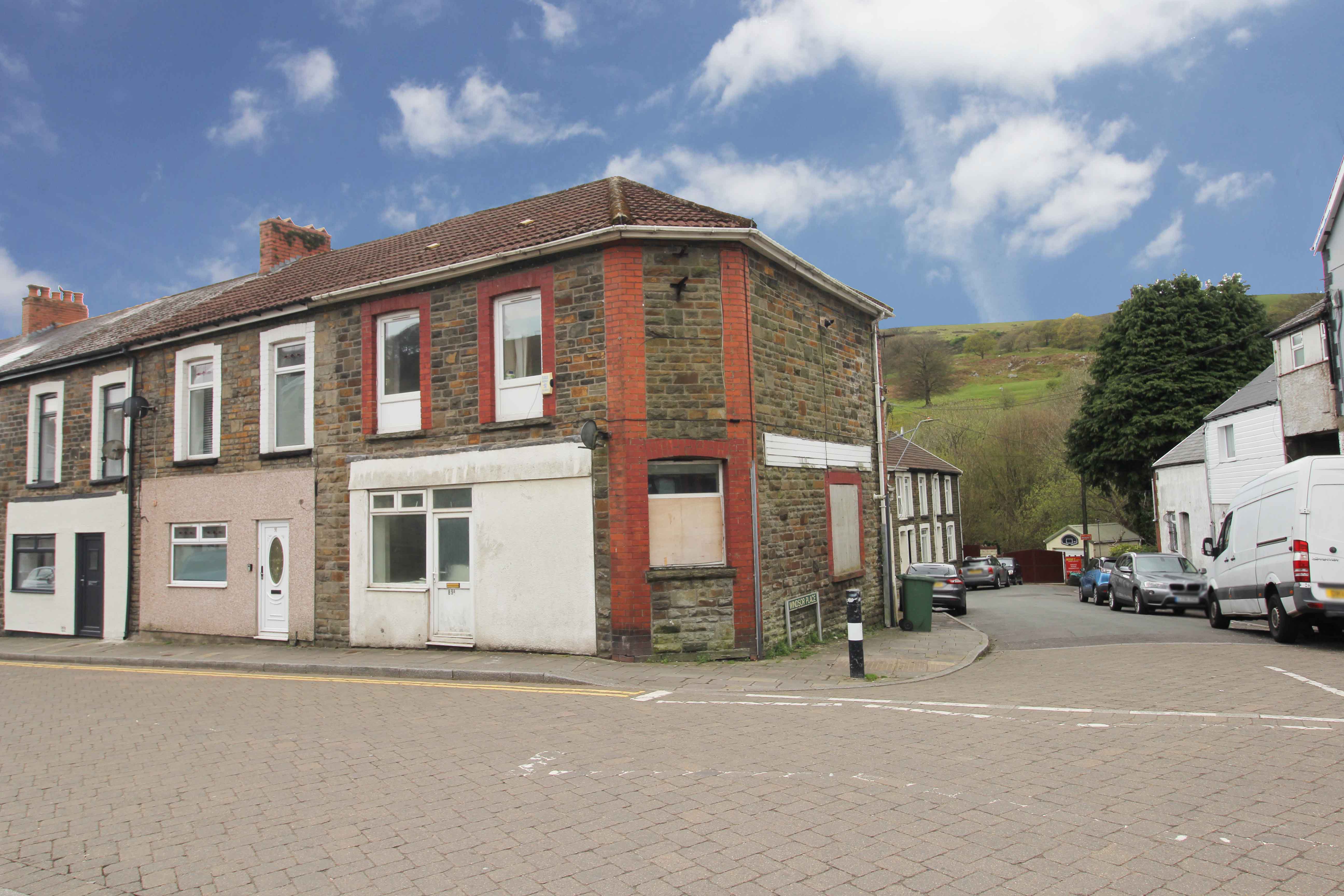 Commercial Street, Senghenydd CF83 4FZ  Interior