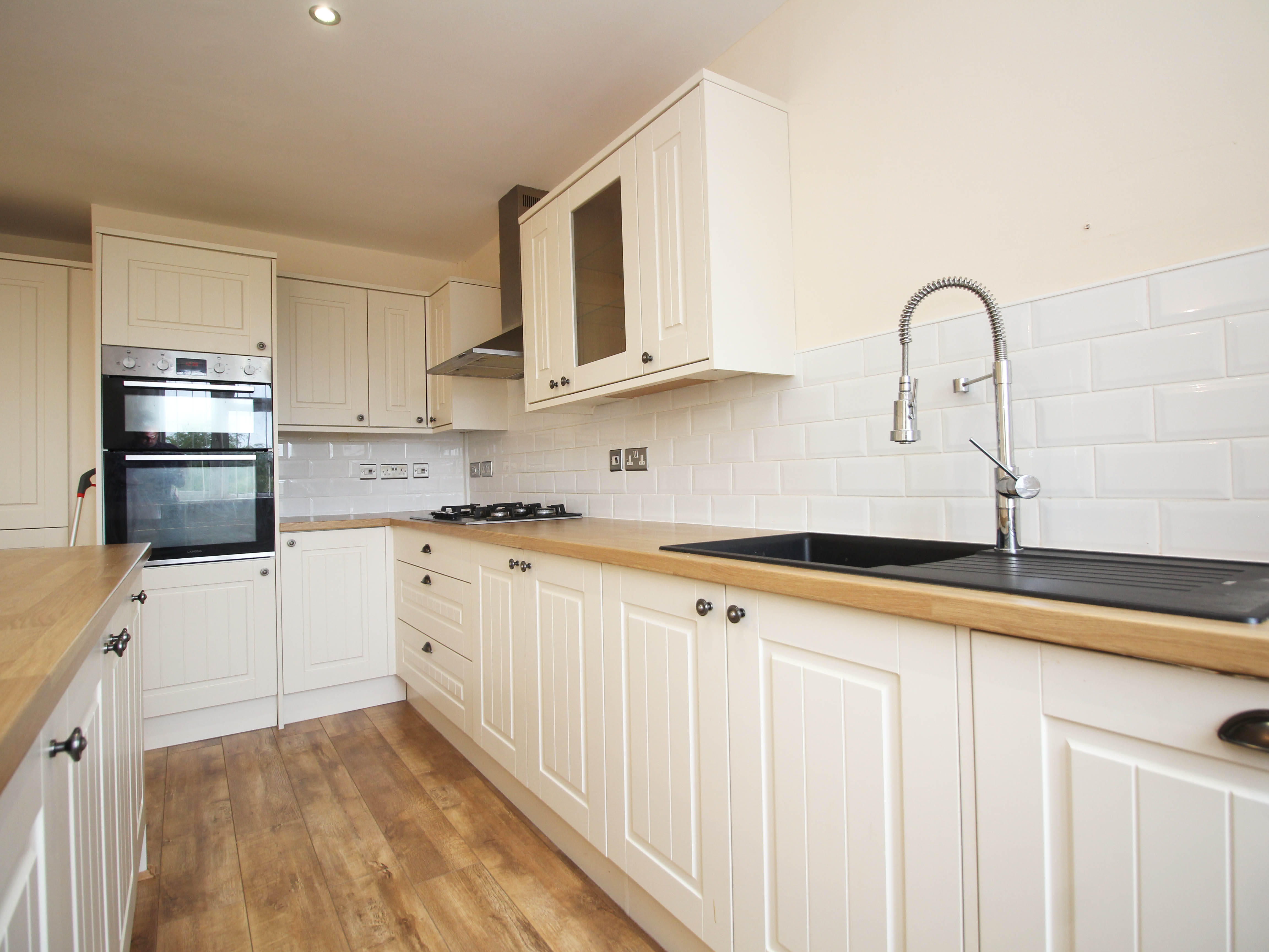 Brynamlwg, Pontyclun CF72 9AU  Interior