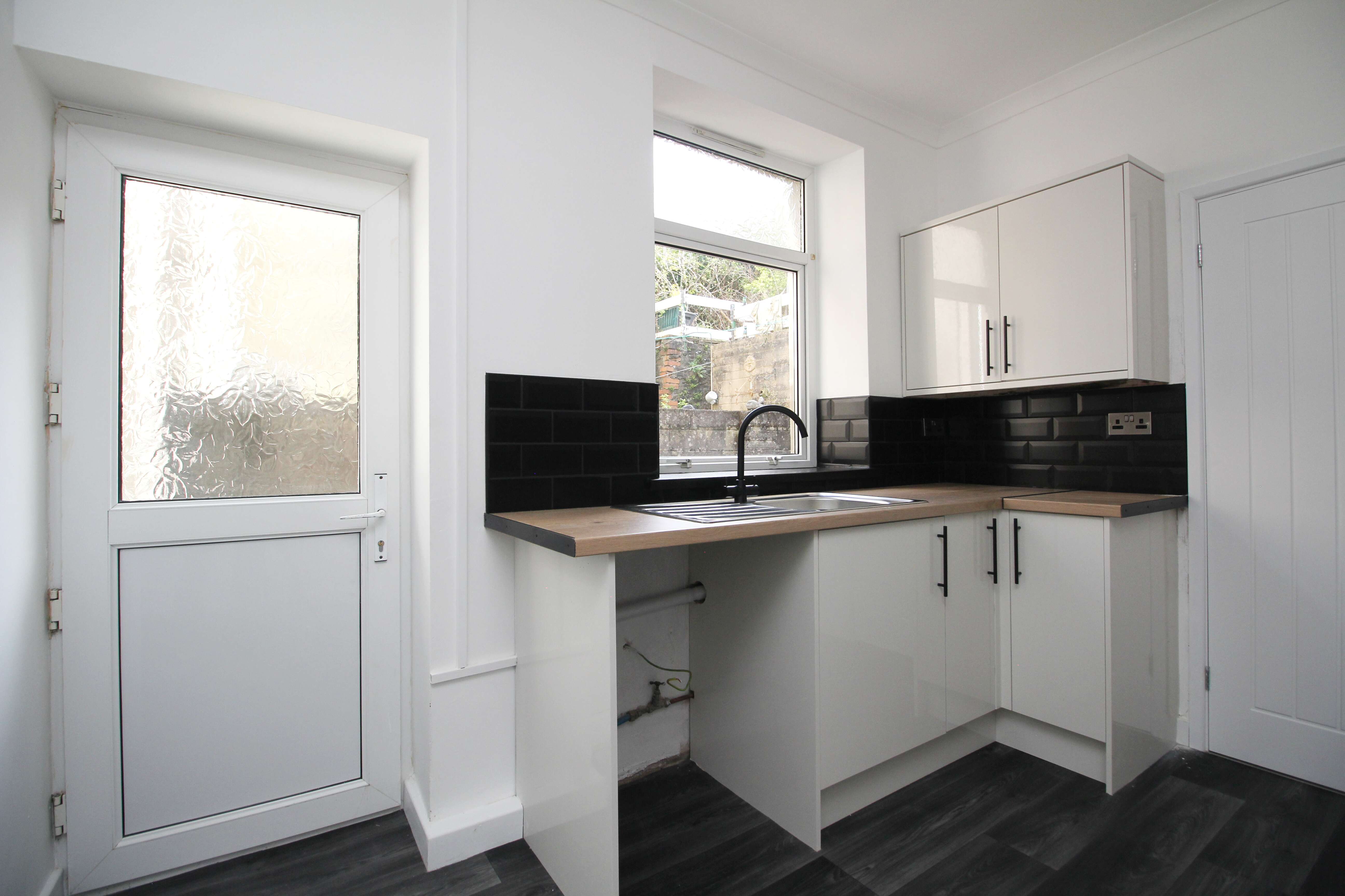 Main Road, Abercynon, CF45 4BX  Interior