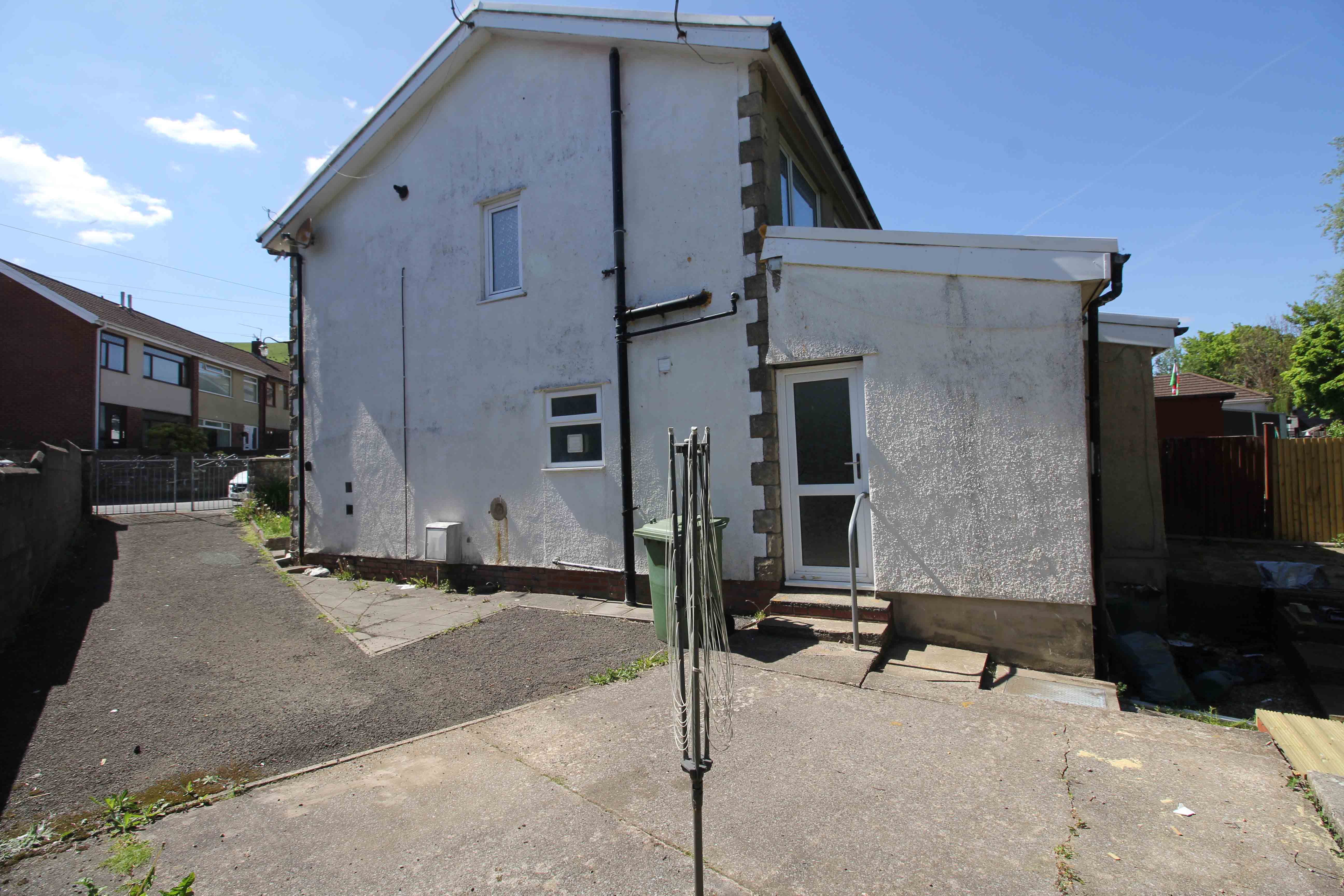 Oakdale Road, Tonypandy CF40 1RS  Interior