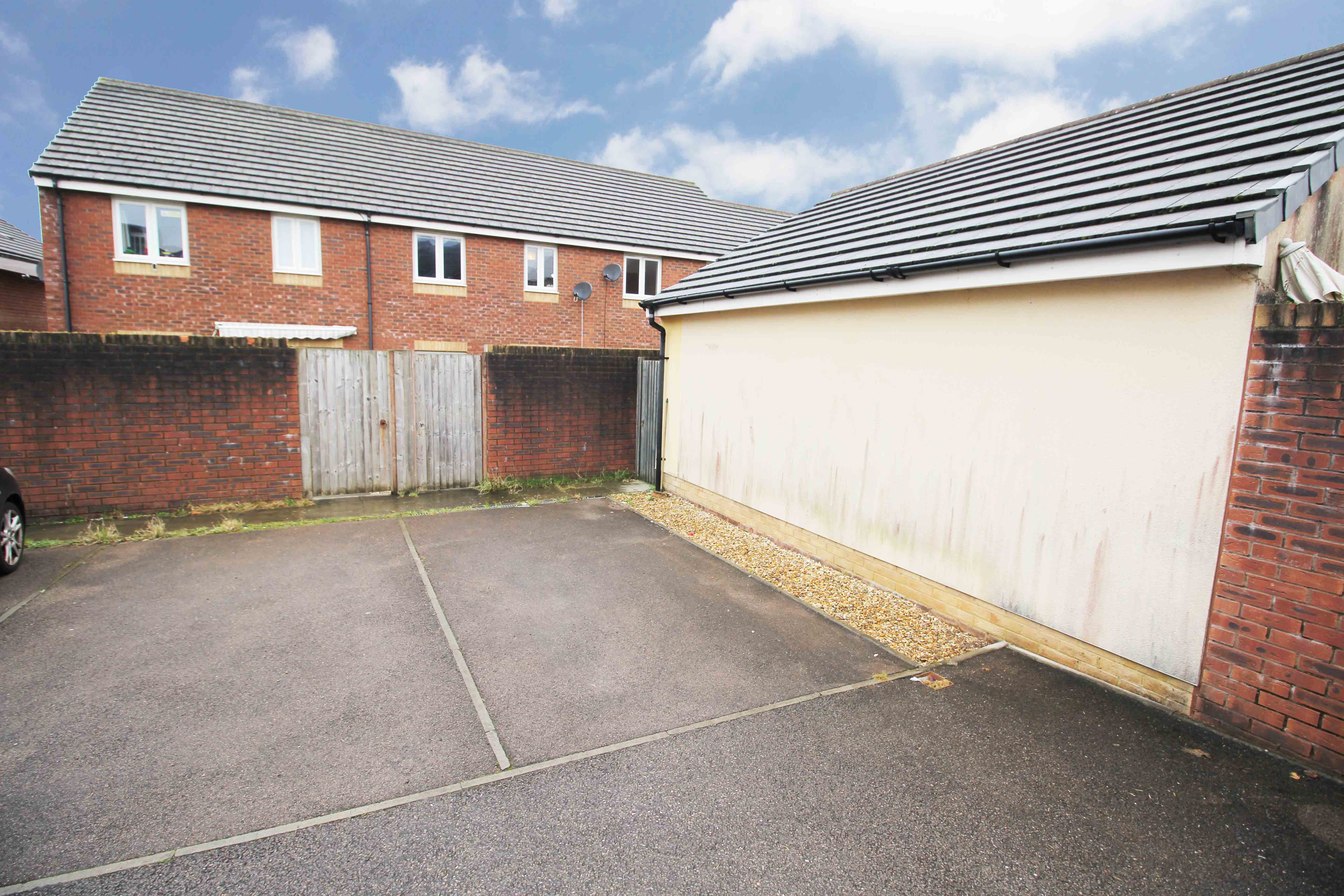 Lonydd Glas, Llanharan, CF72 9FW  Interior