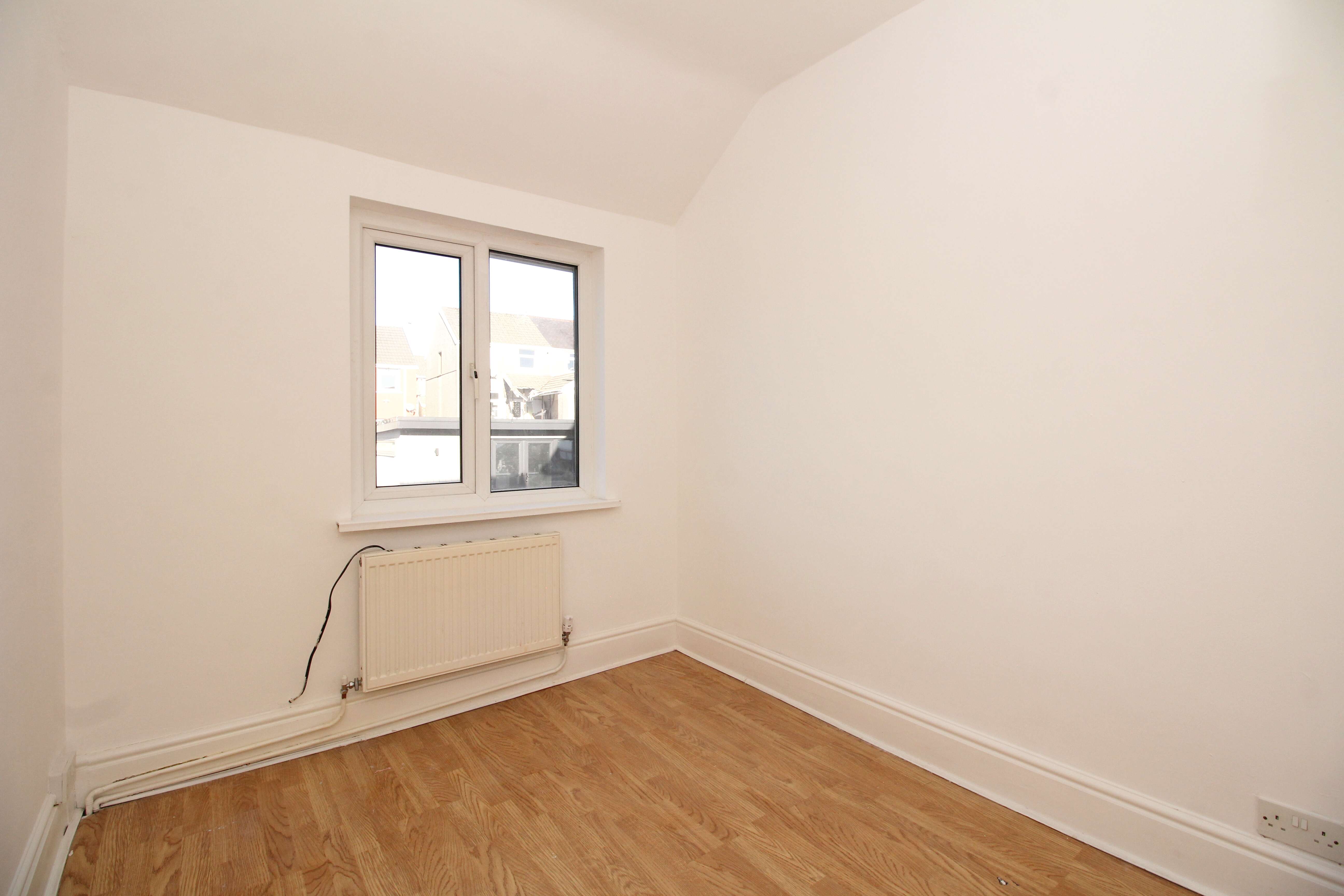 Beech Street, Gilfach Goch CF39 8UD  Interior