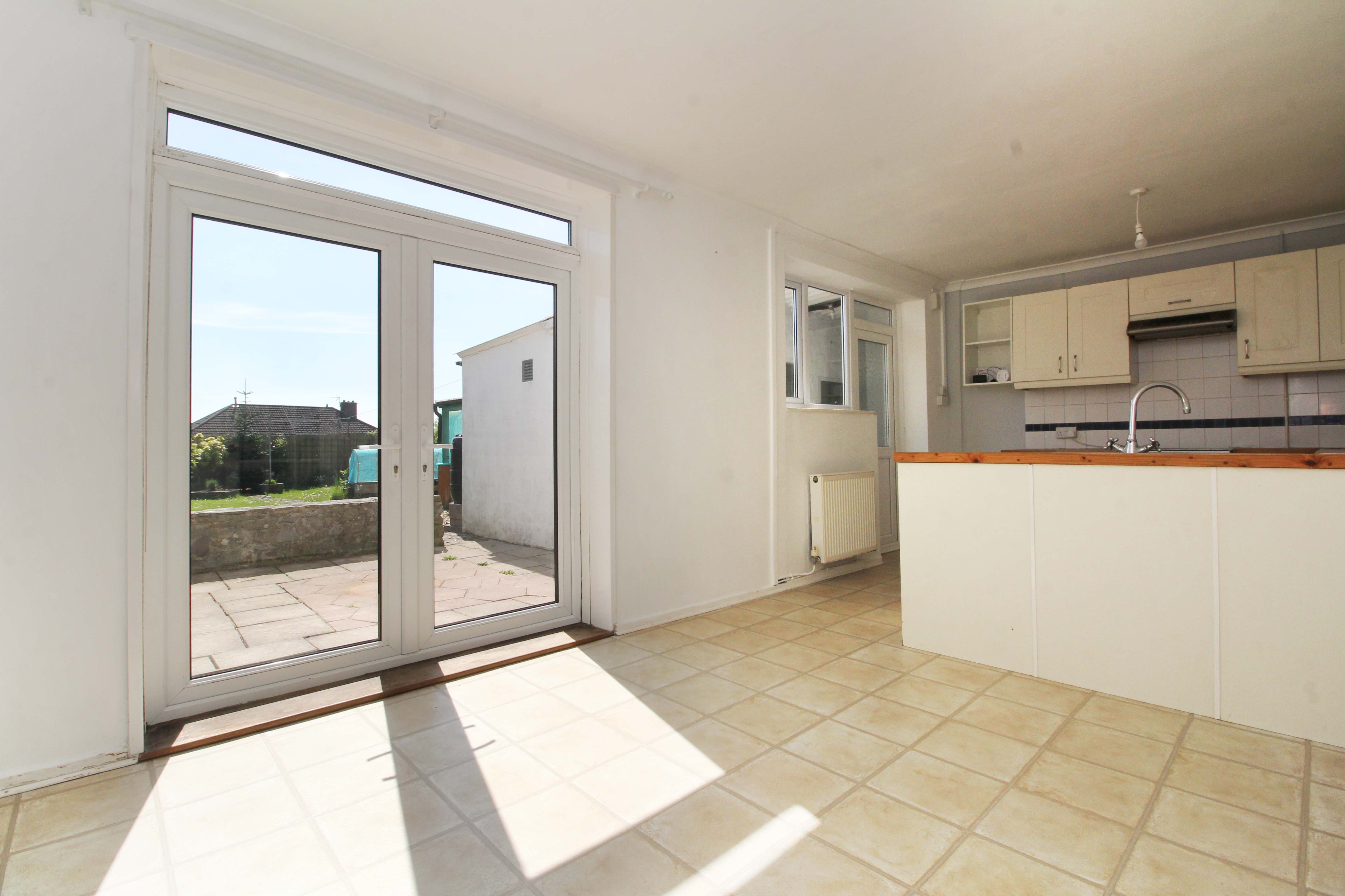 Brynamlwg, Pontyclun, CF72 9AU  Interior