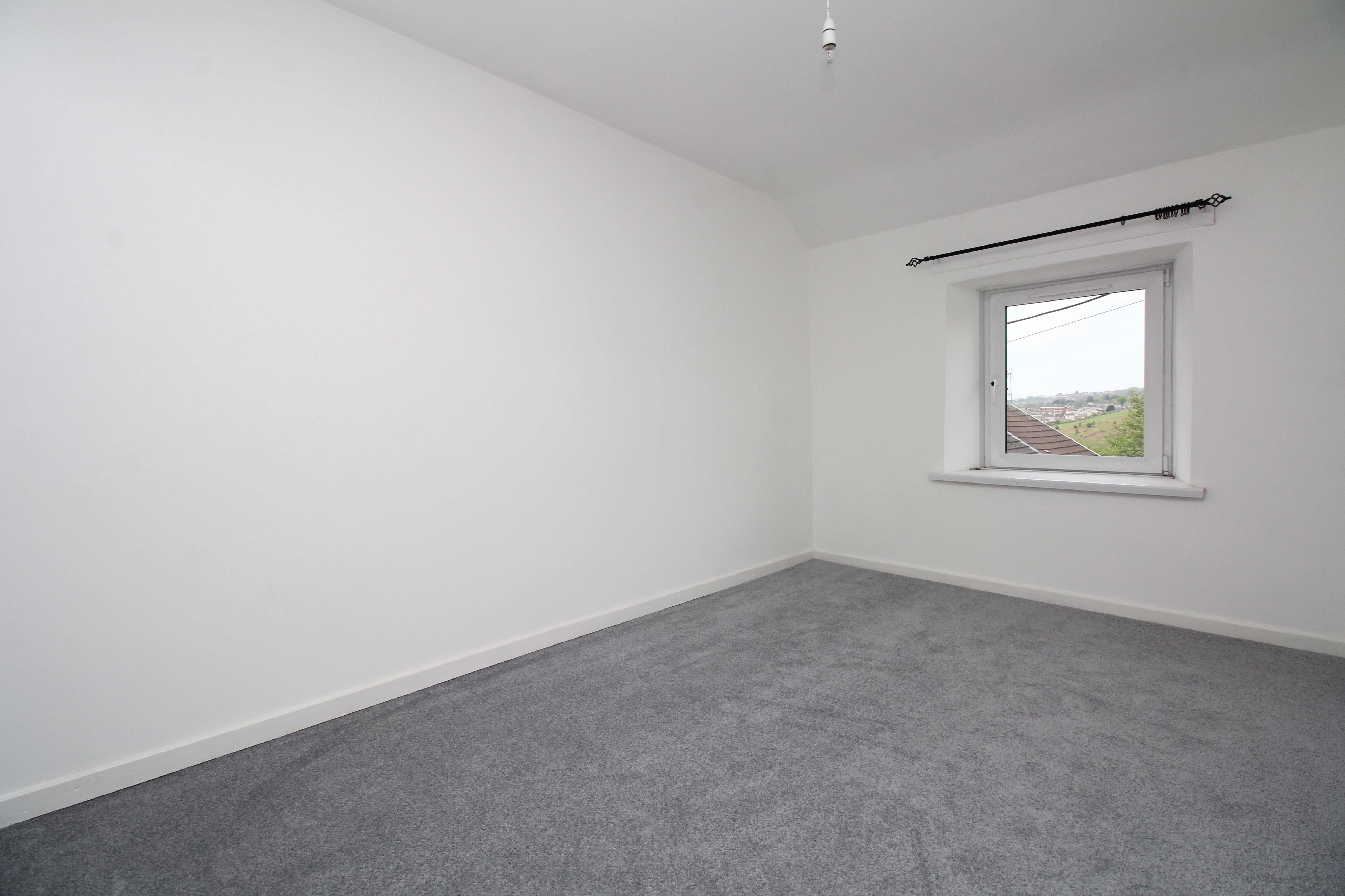 Collenna Road, Tonyrefail, CF39 8EL  Interior