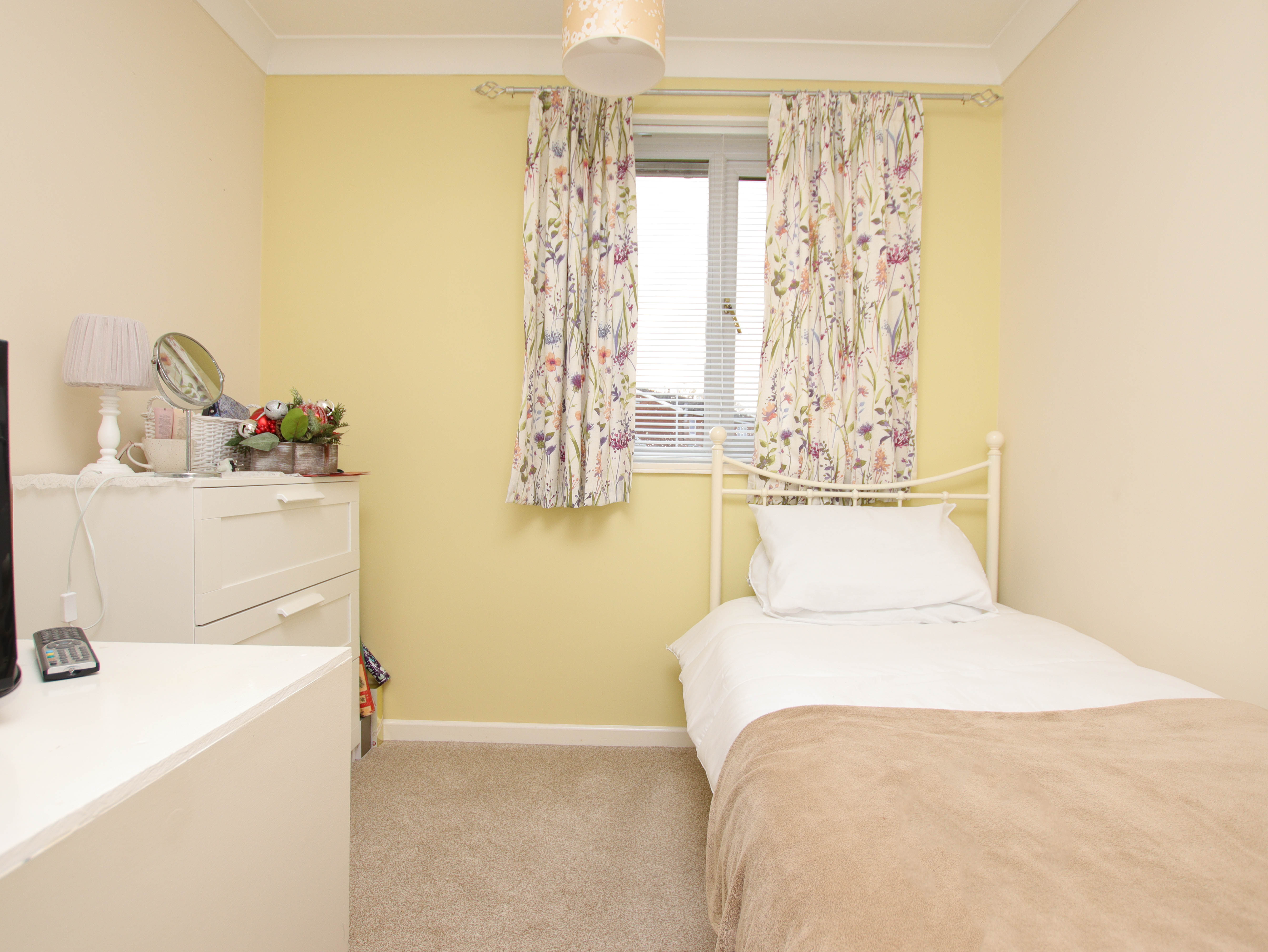 Dan Caerlan, Llantrisant CF72 8HD  Interior
