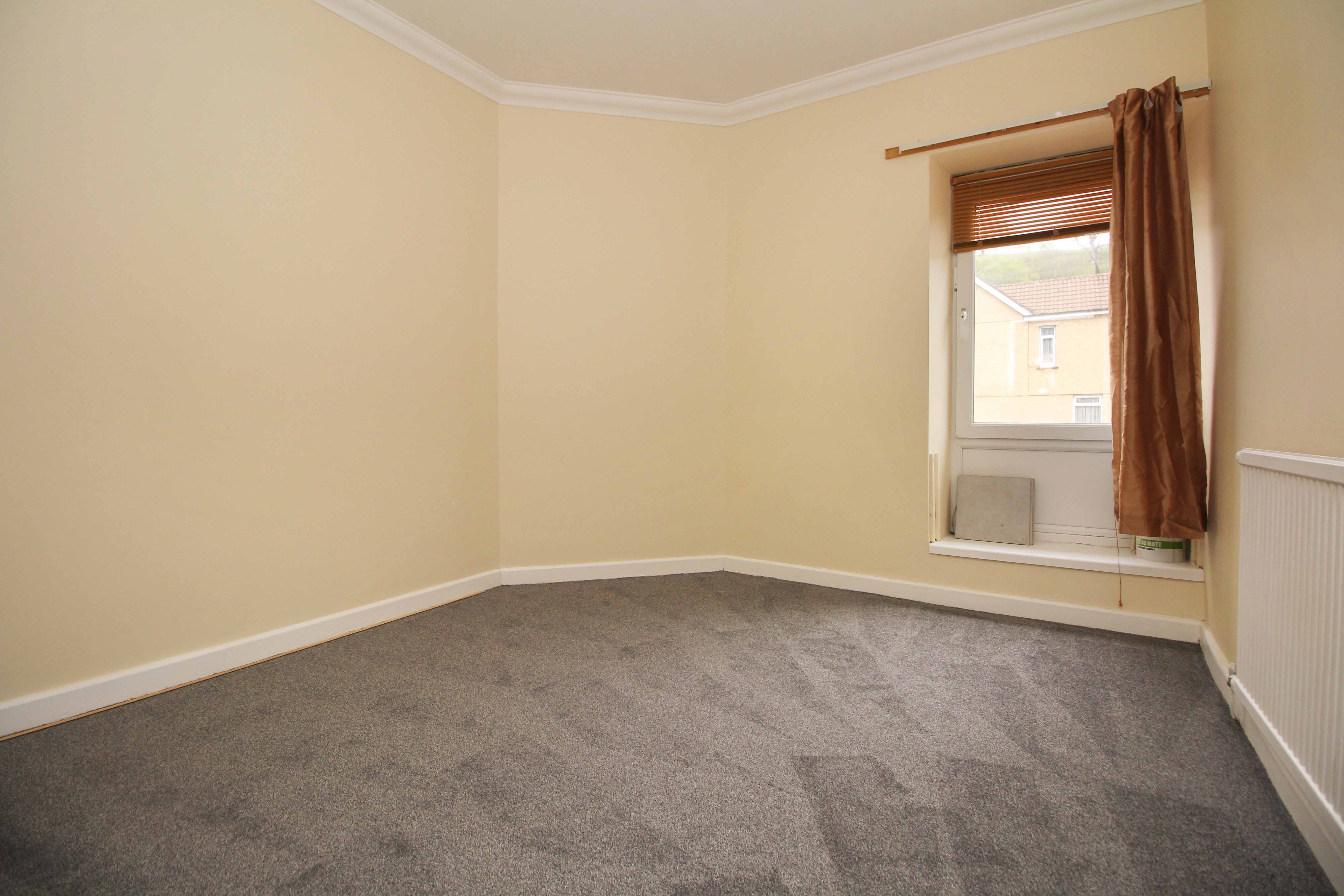 Commercial Street, Senghenydd CF83 4FZ  Interior